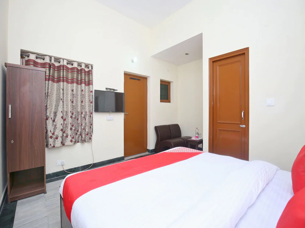 OYO 14326 Hotel D Plaza