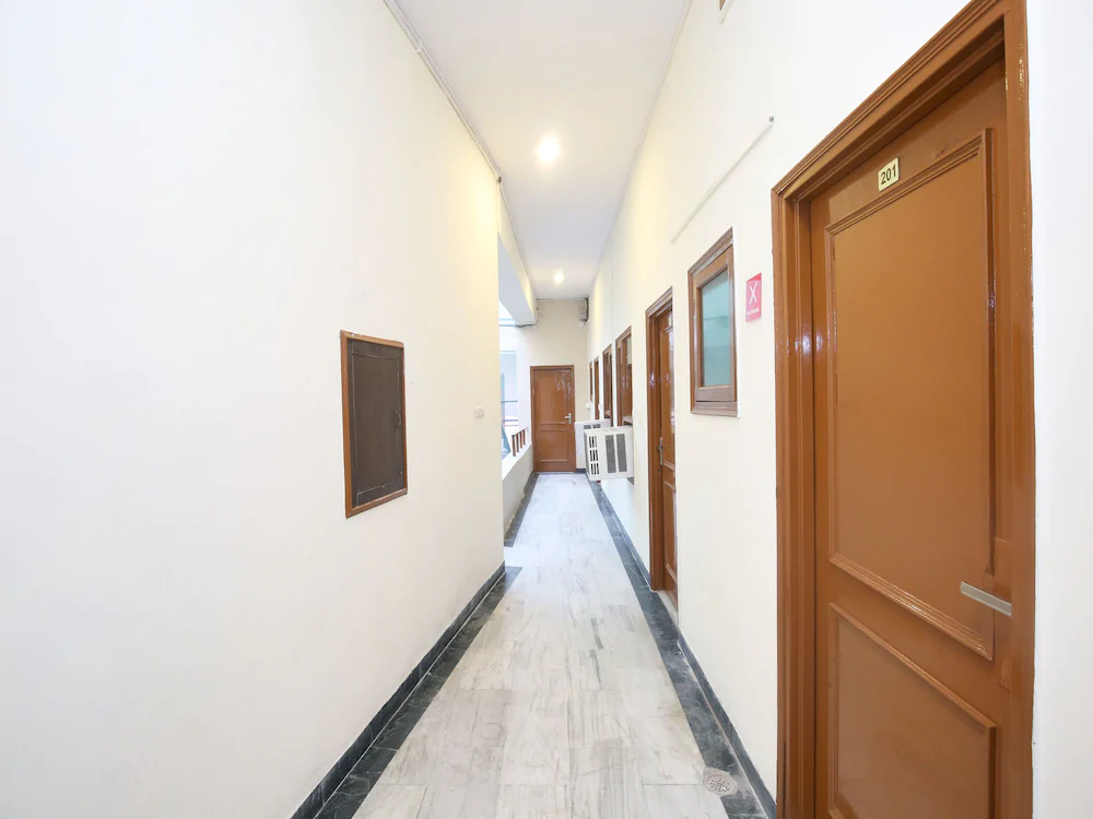 OYO 14326 Hotel D Plaza