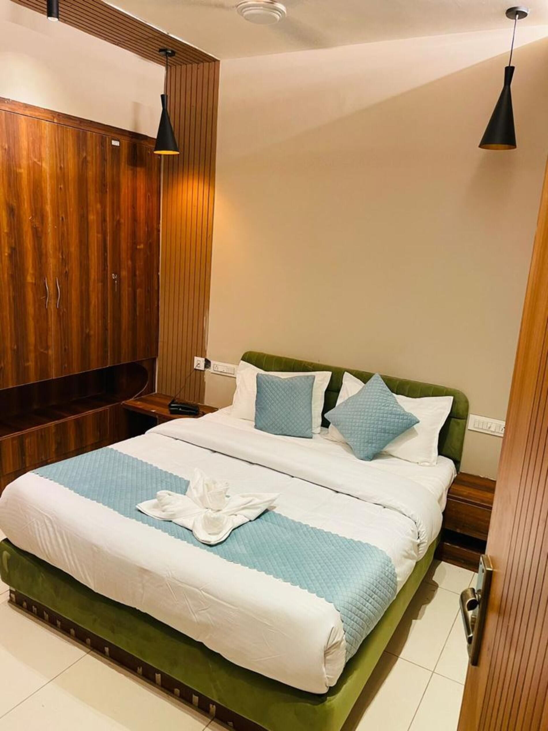 Collection O Hotel Dc Premium