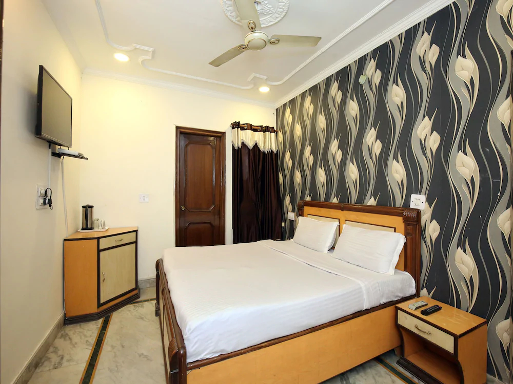 Gobind Regency By OYO Rooms