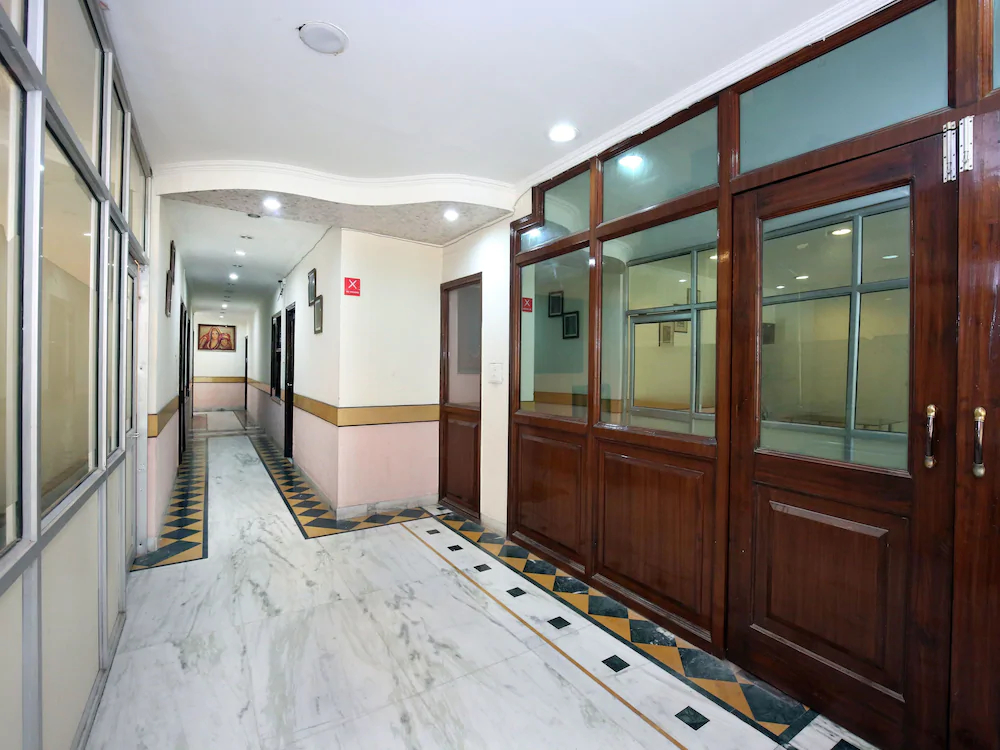 Gobind Regency By OYO Rooms