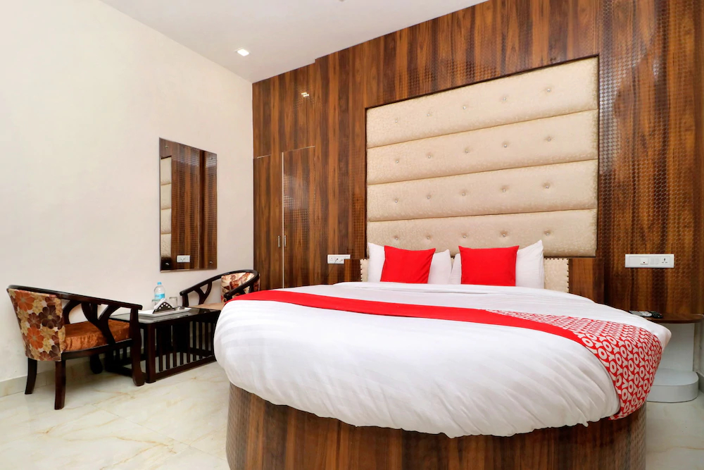 Hotel Grand Vista By OYO Rooms