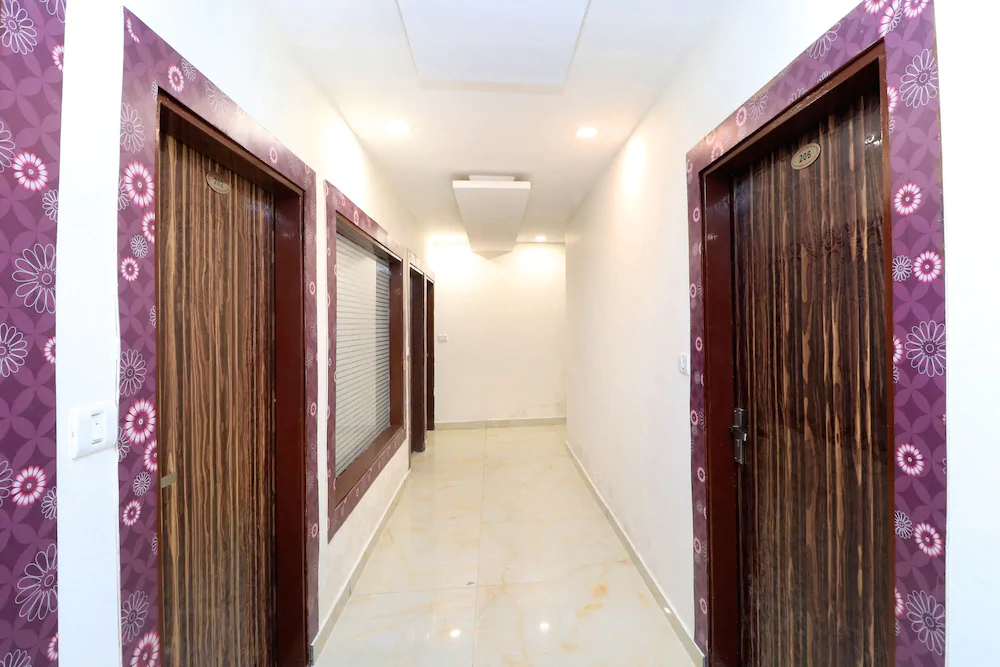 Hotel Grand Vista By OYO Rooms