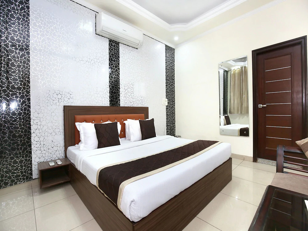 Hotel Jb by OYO Rooms