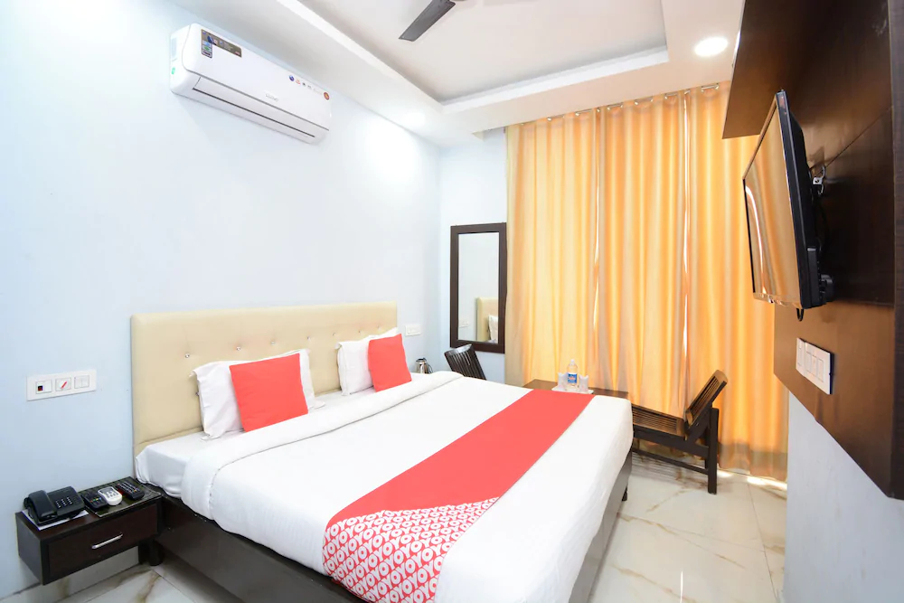 Hotel JJ Crown by OYO Rooms