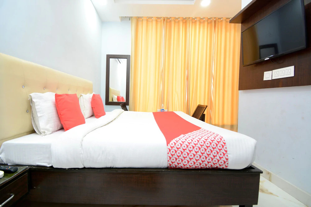 Hotel JJ Crown by OYO Rooms