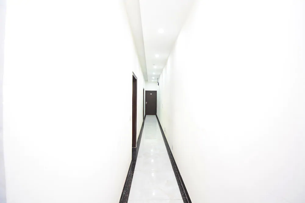 Hotel JJ Crown by OYO Rooms