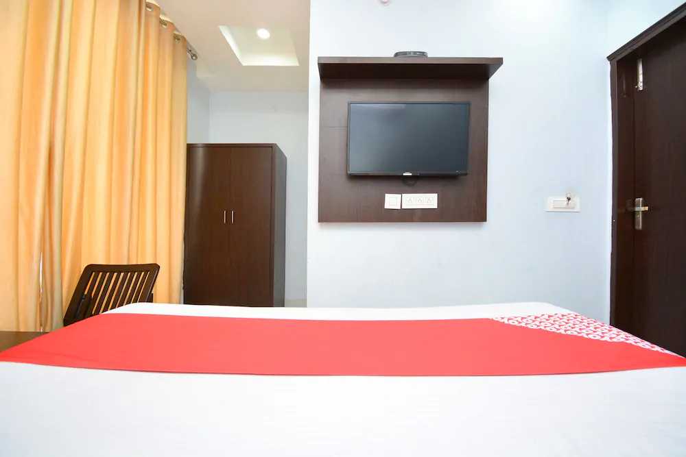 Hotel JJ Crown by OYO Rooms