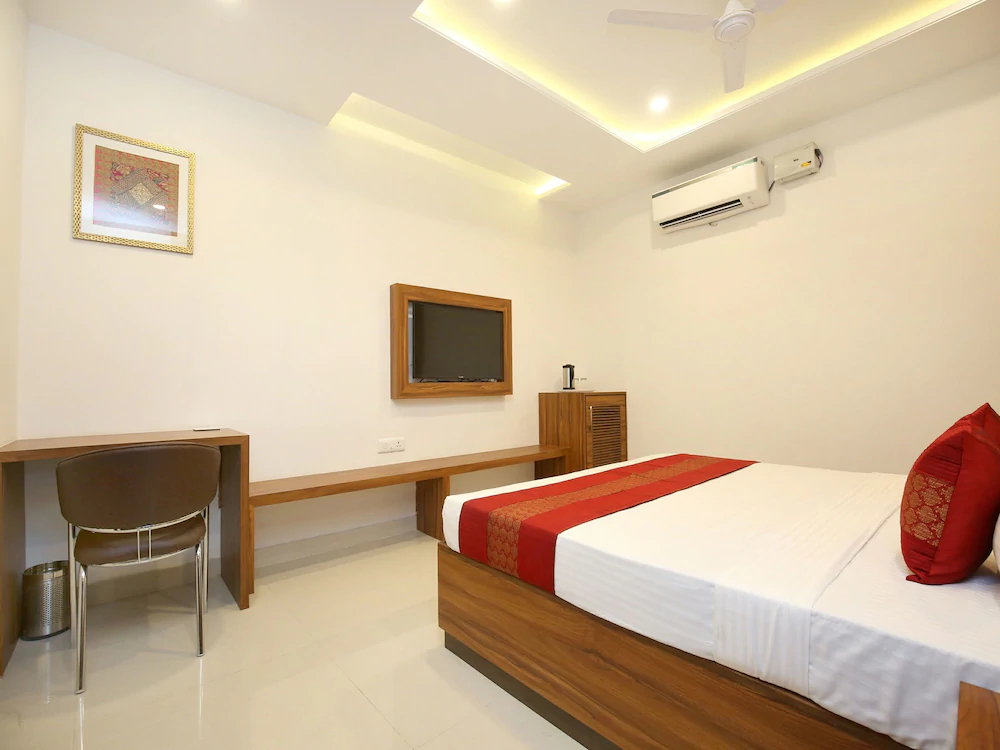Hotel Pearl Wood By OYO Rooms