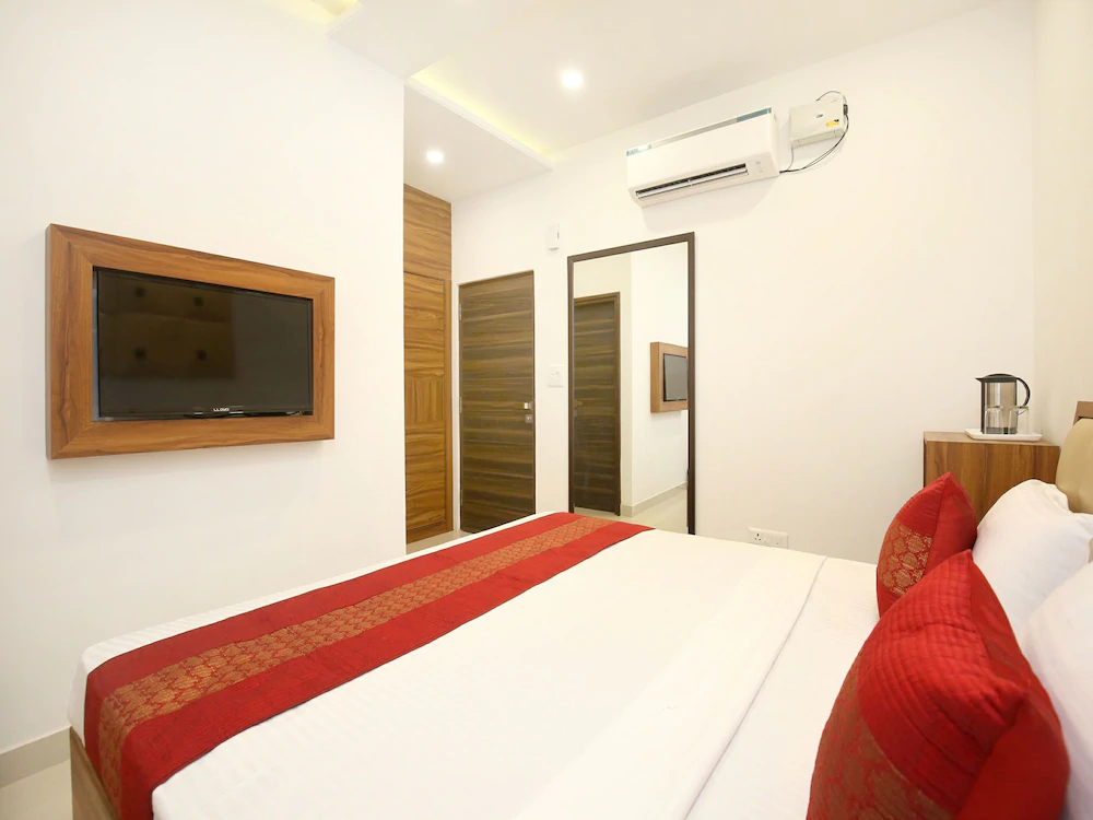 Hotel Pearl Wood By OYO Rooms
