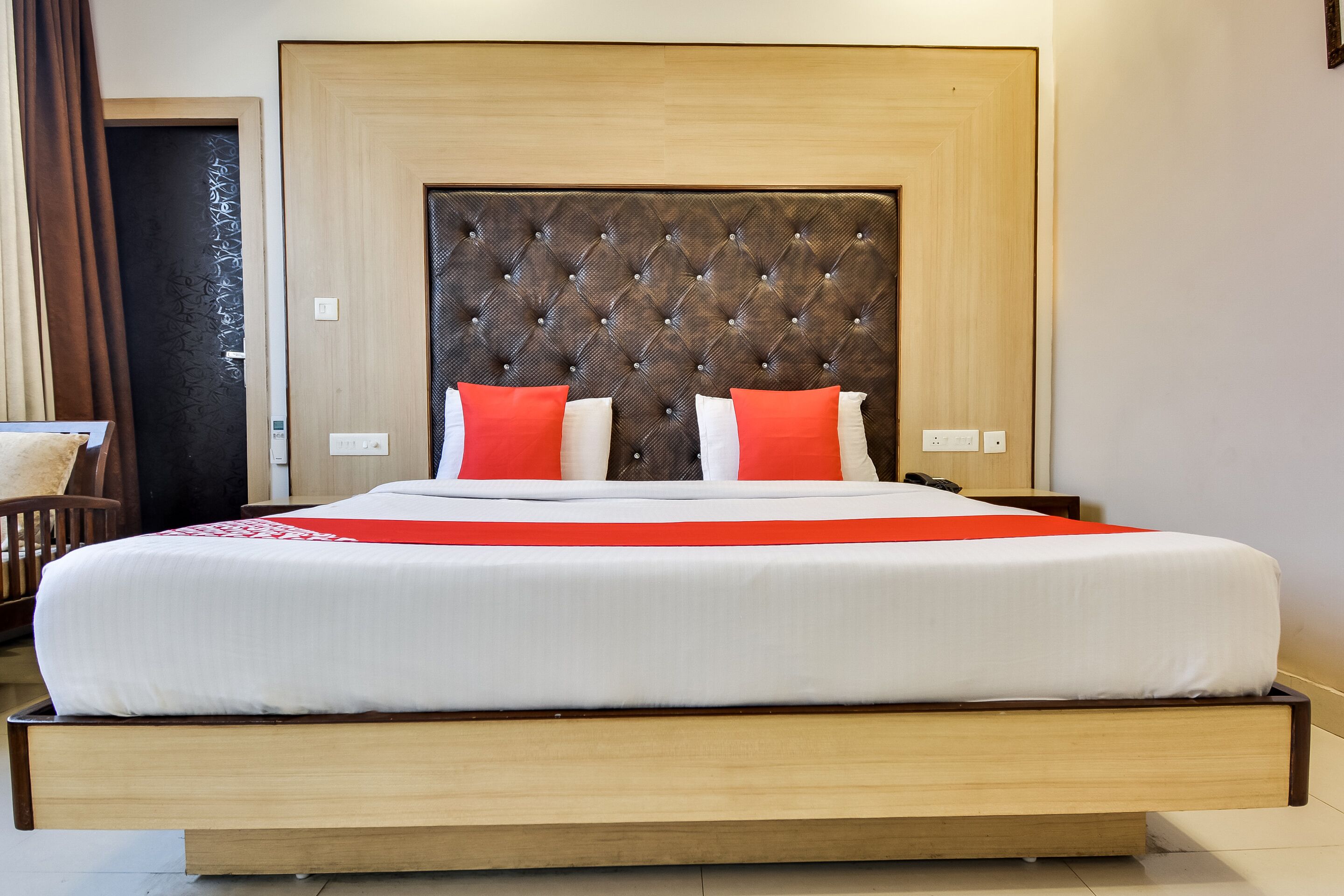 Hotel Purple Residency by OYO Rooms