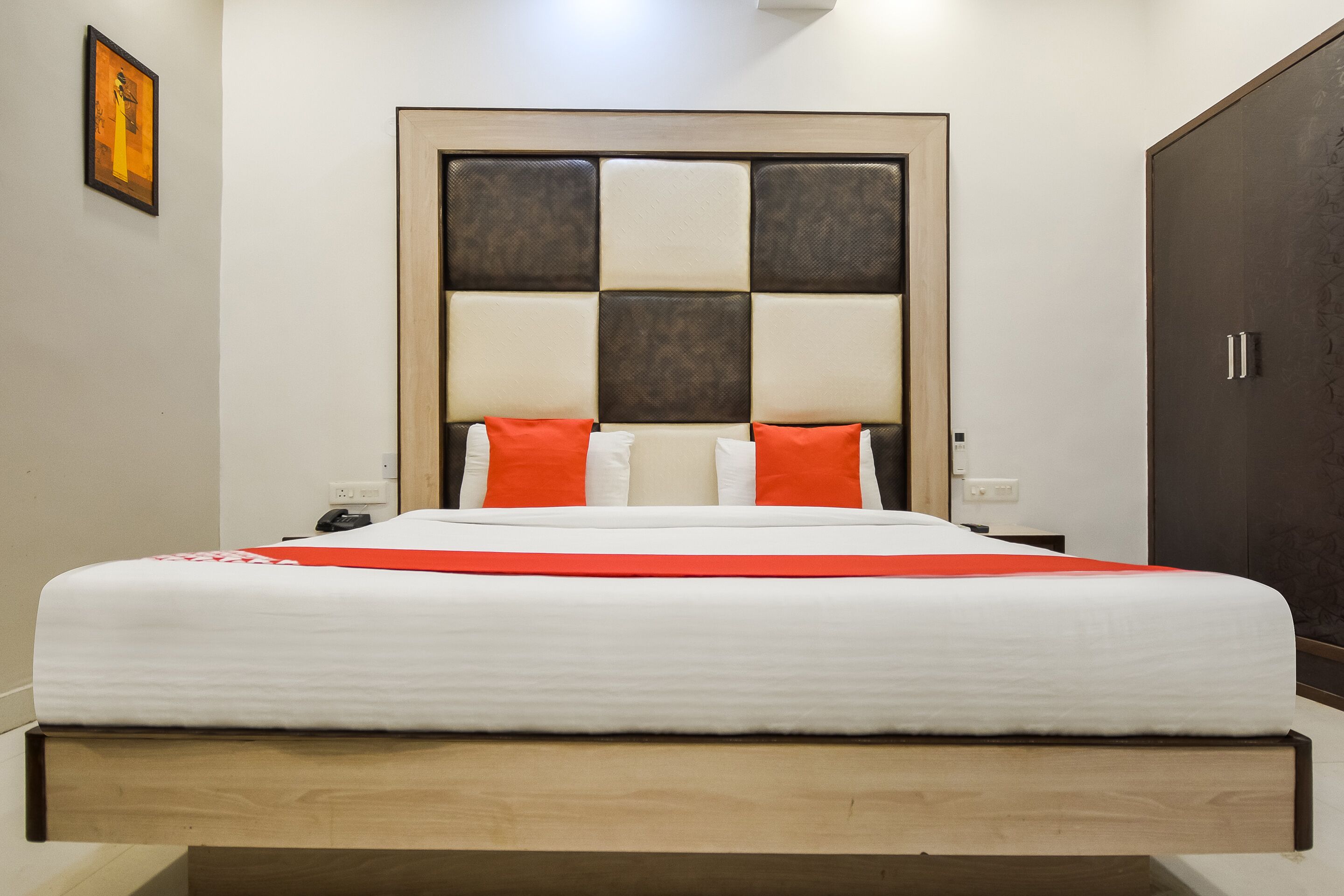Hotel Purple Residency by OYO Rooms