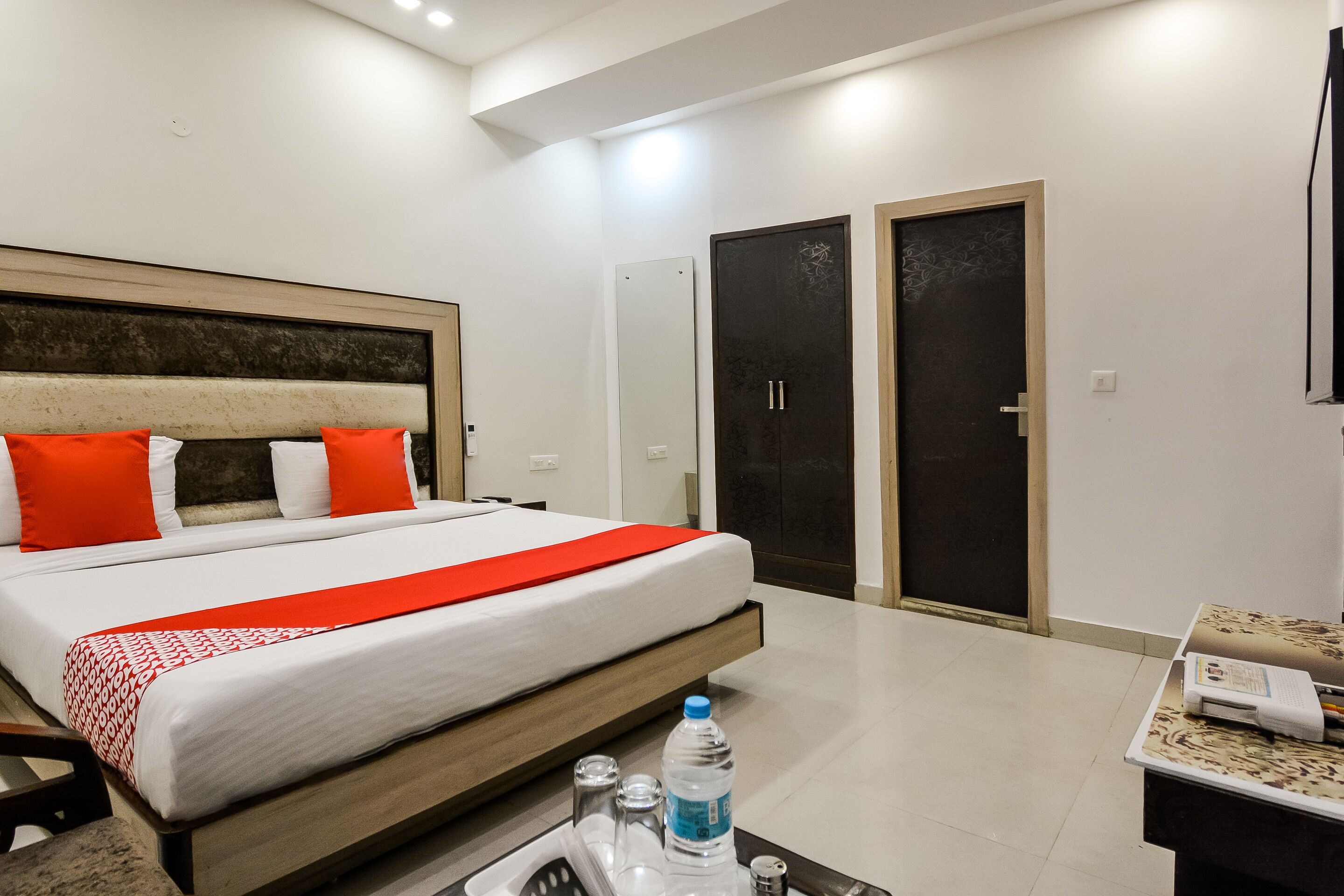 Hotel Purple Residency by OYO Rooms