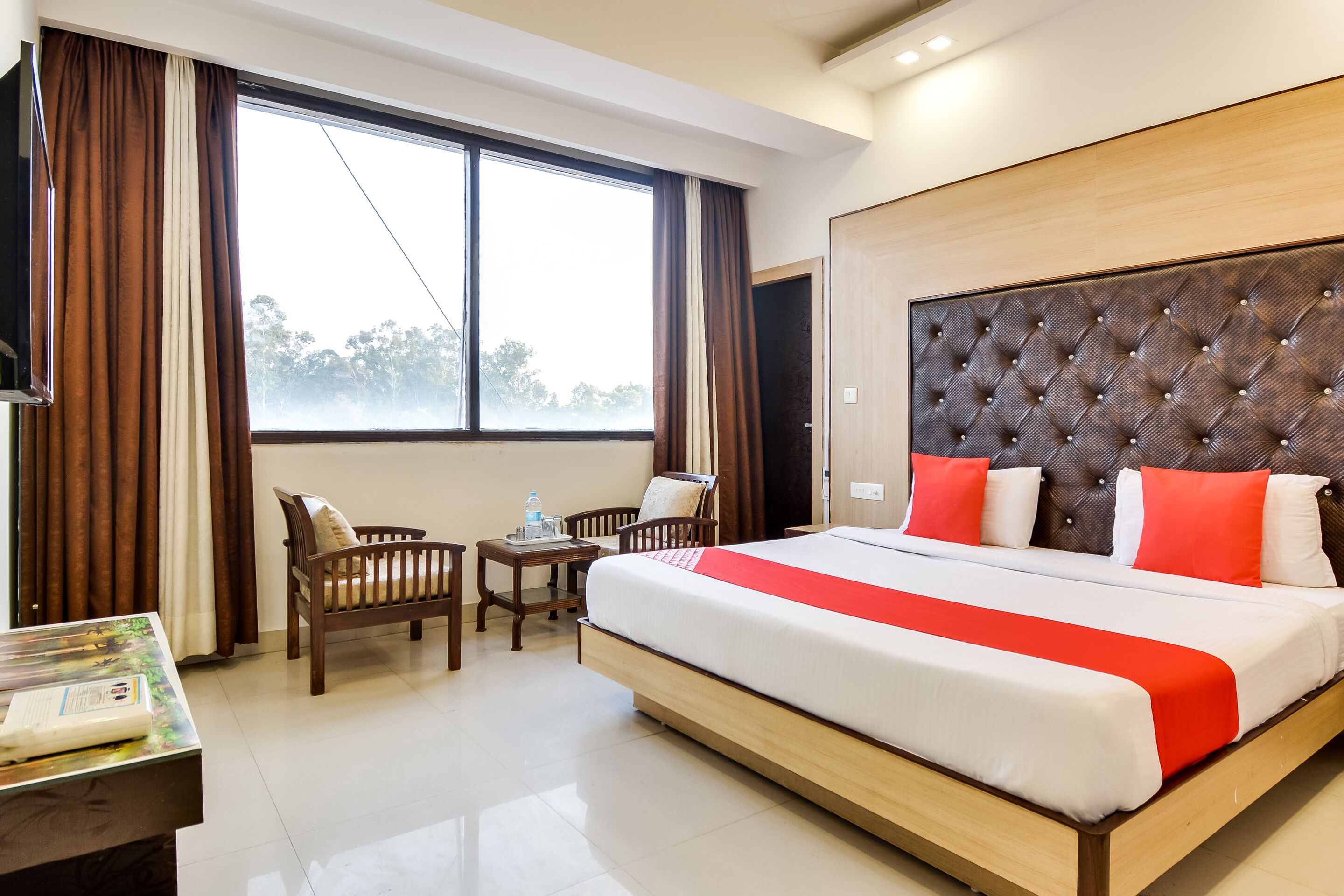 Hotel Purple Residency by OYO Rooms