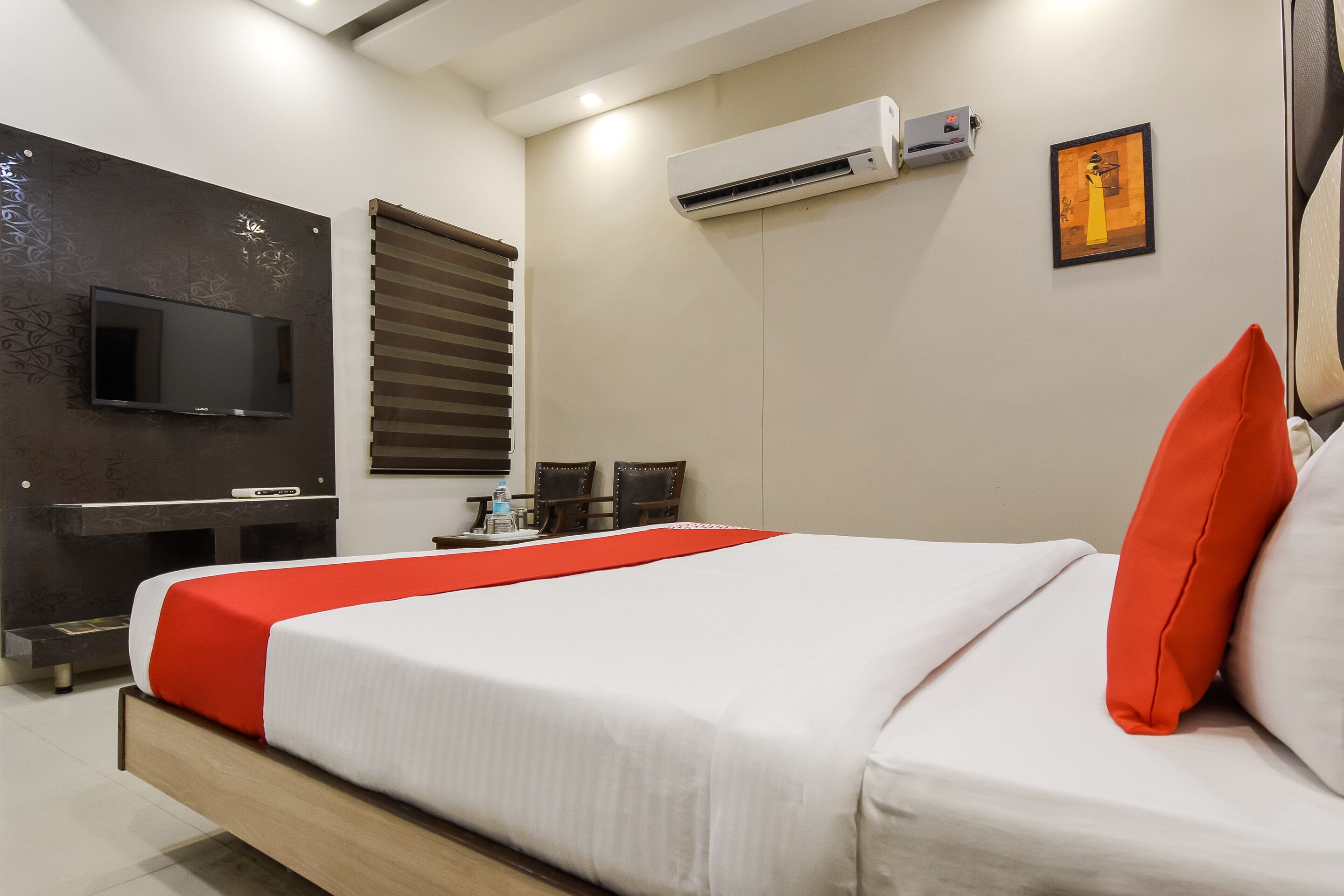 Hotel Purple Residency by OYO Rooms