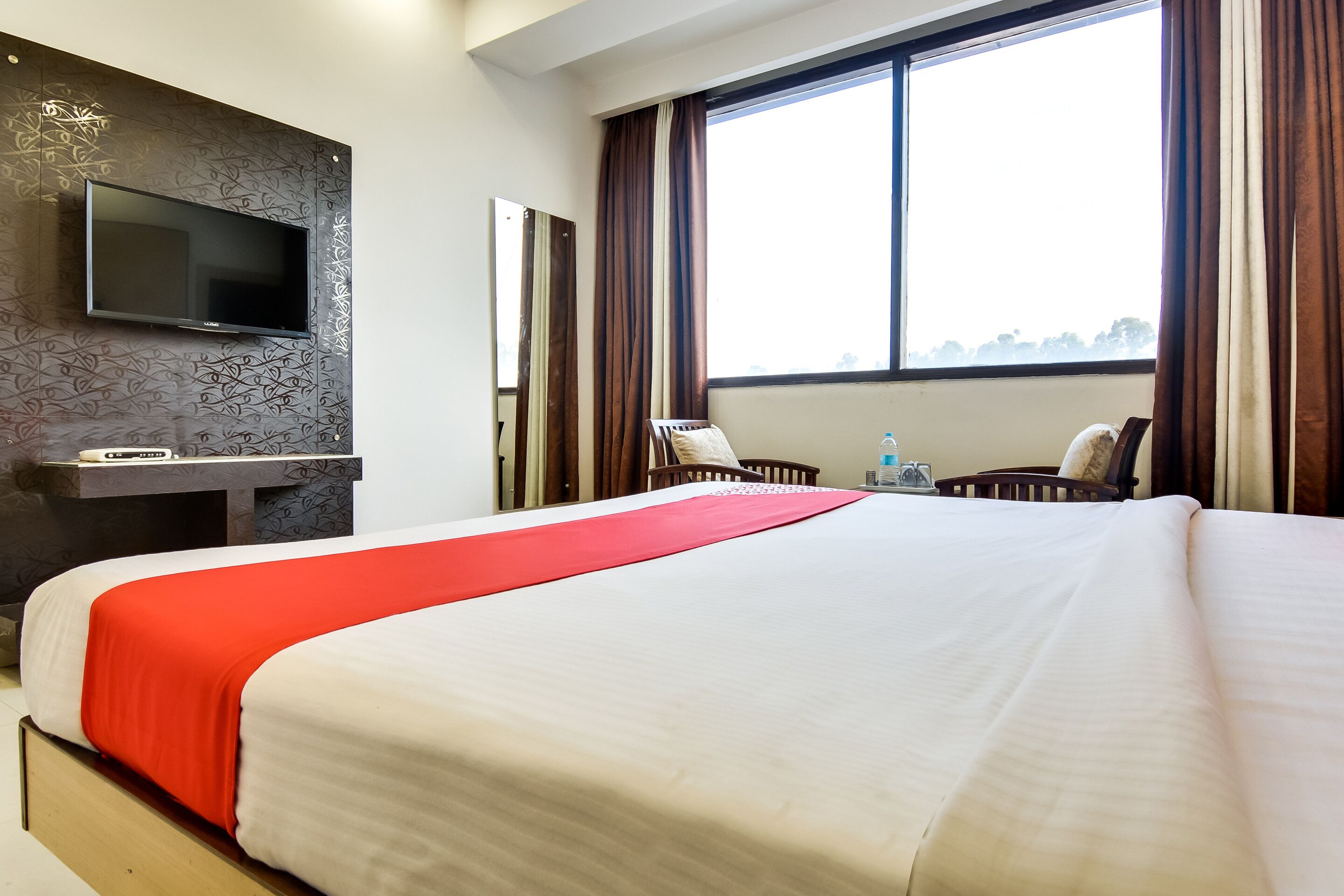 Hotel Purple Residency by OYO Rooms