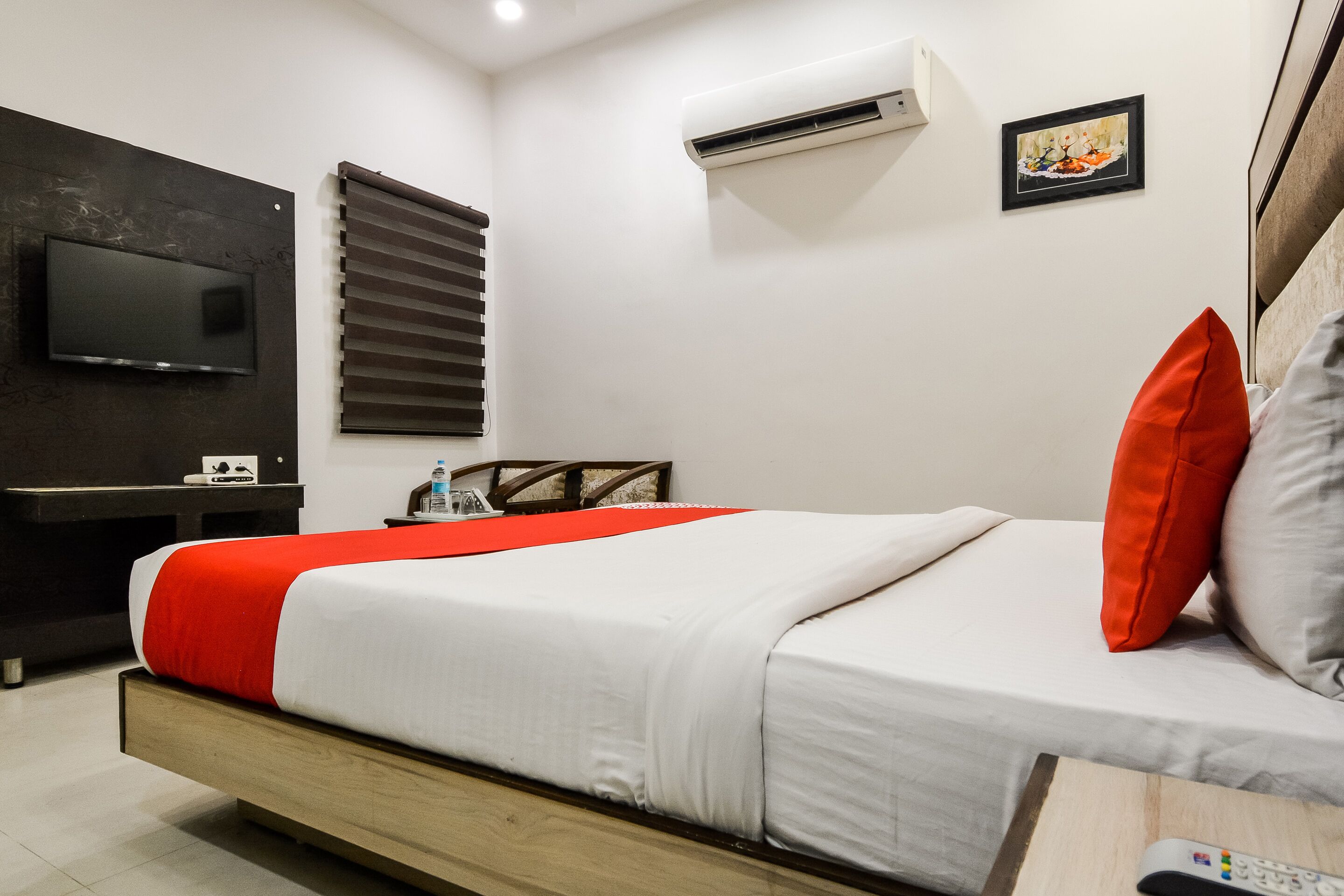 Hotel Purple Residency by OYO Rooms
