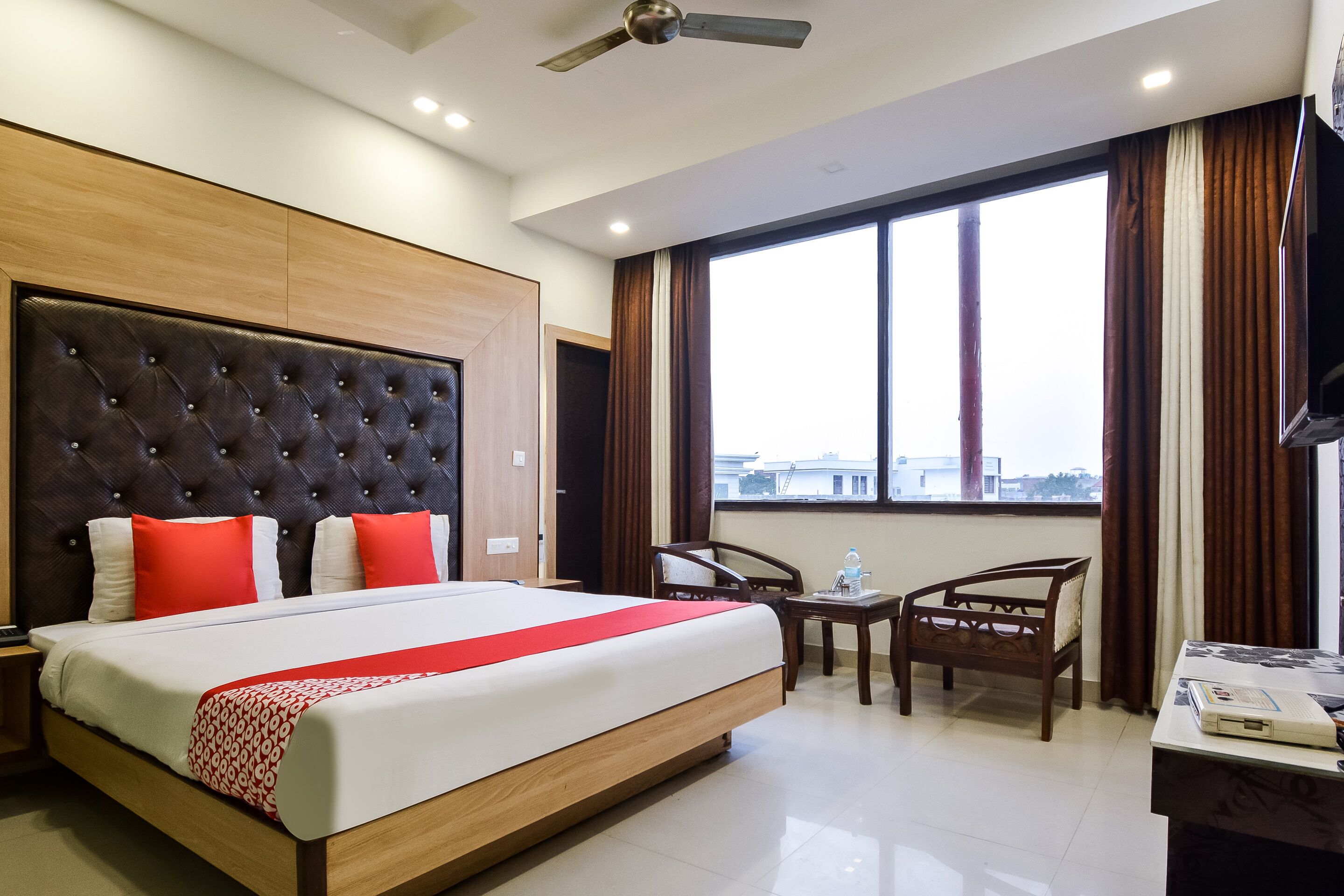 Hotel Purple Residency by OYO Rooms
