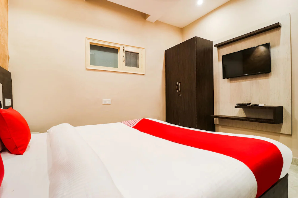 Hotel Z by OYO Rooms