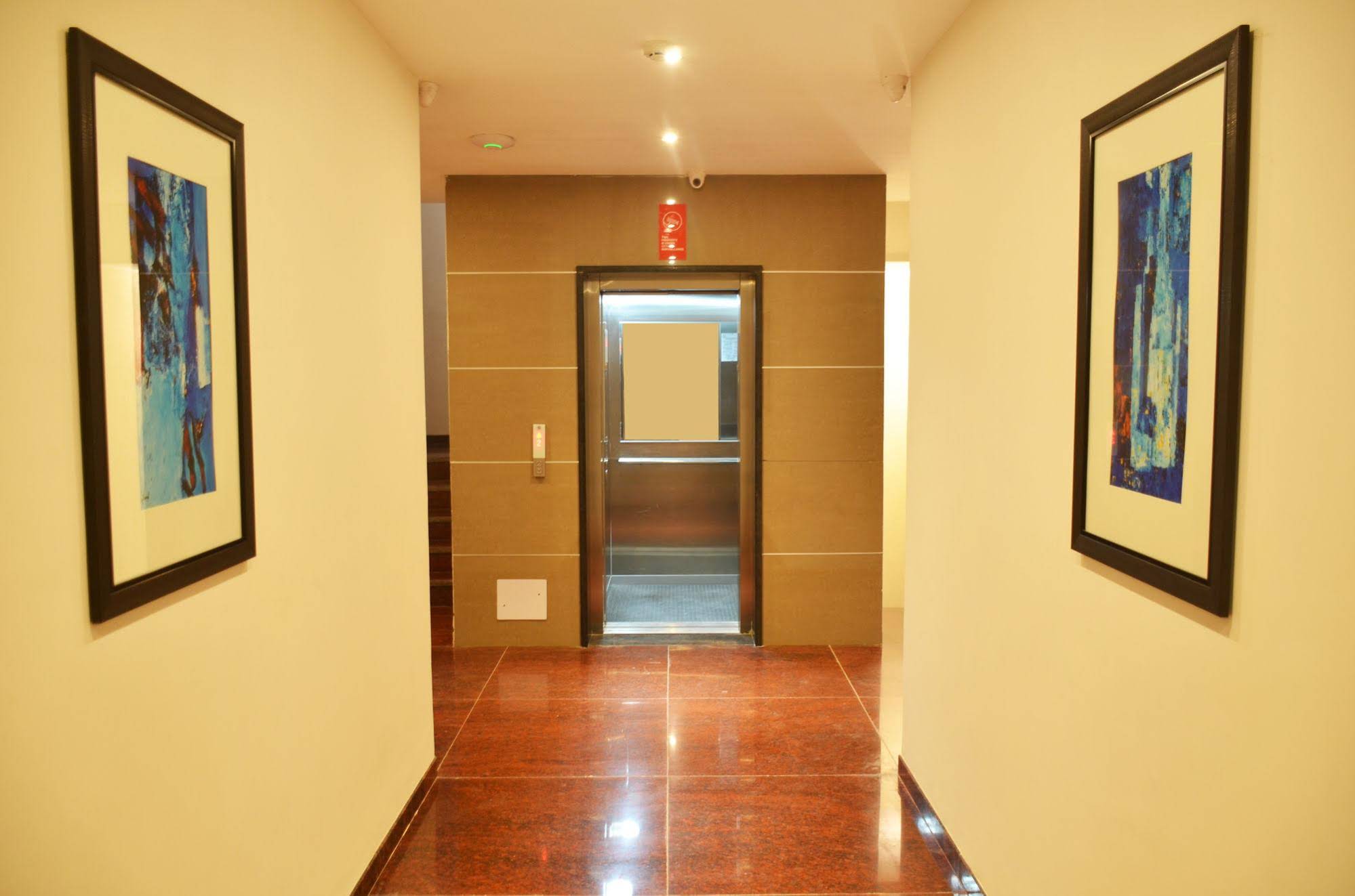 Mint Hotel Premia