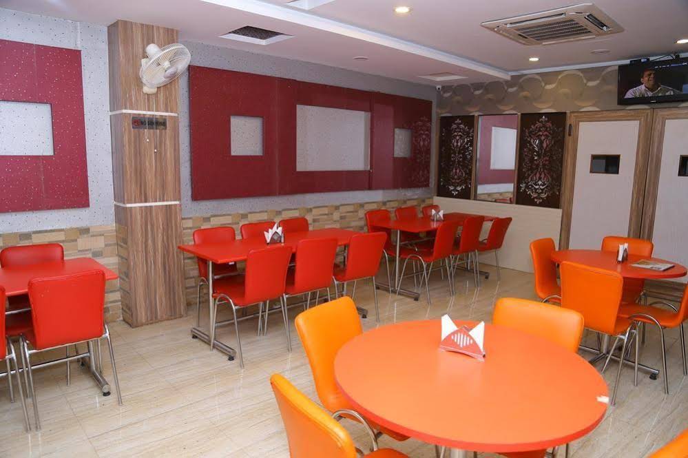 OYO Rooms Paras Down Town Mall