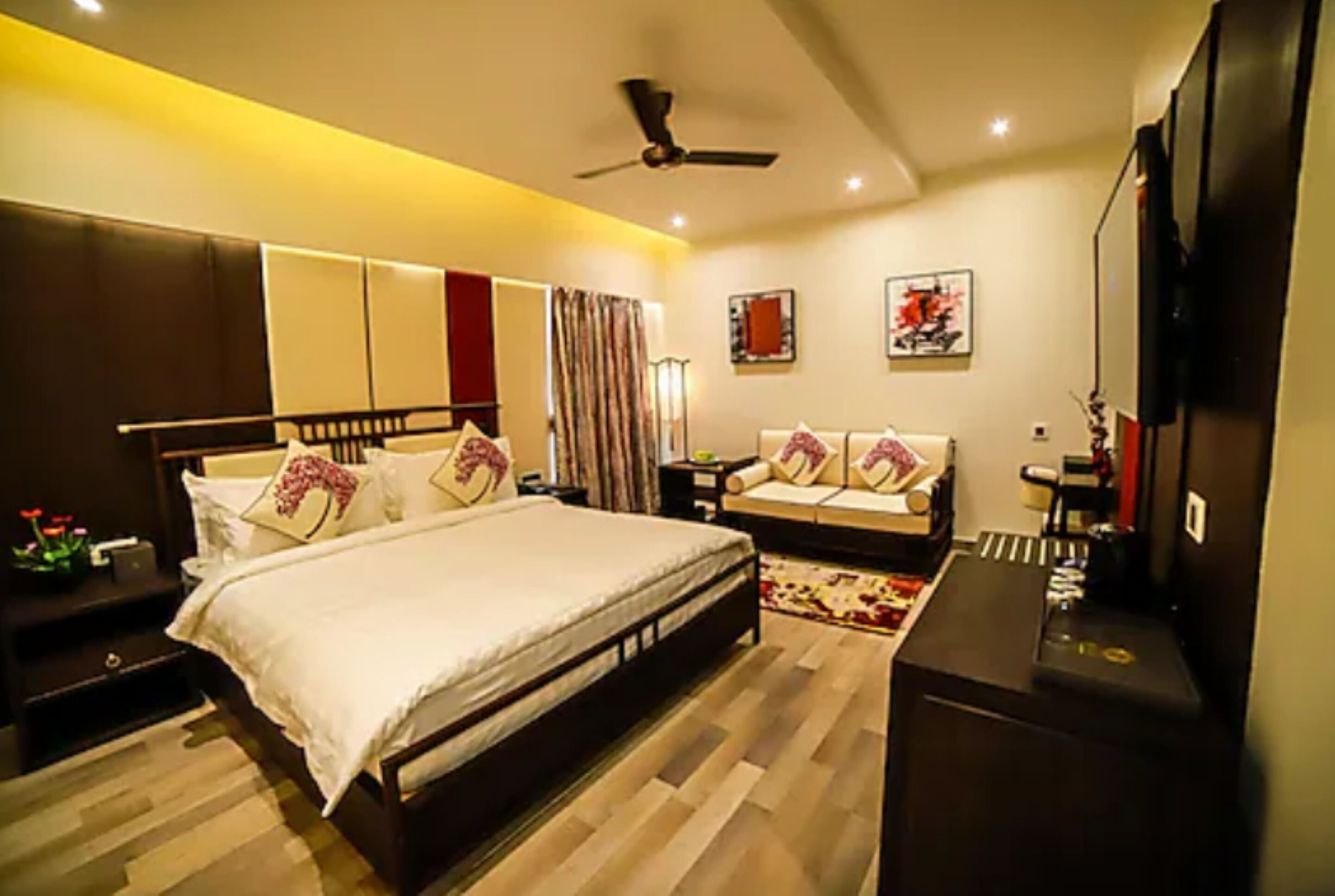 Aura - A Boutique Hotel