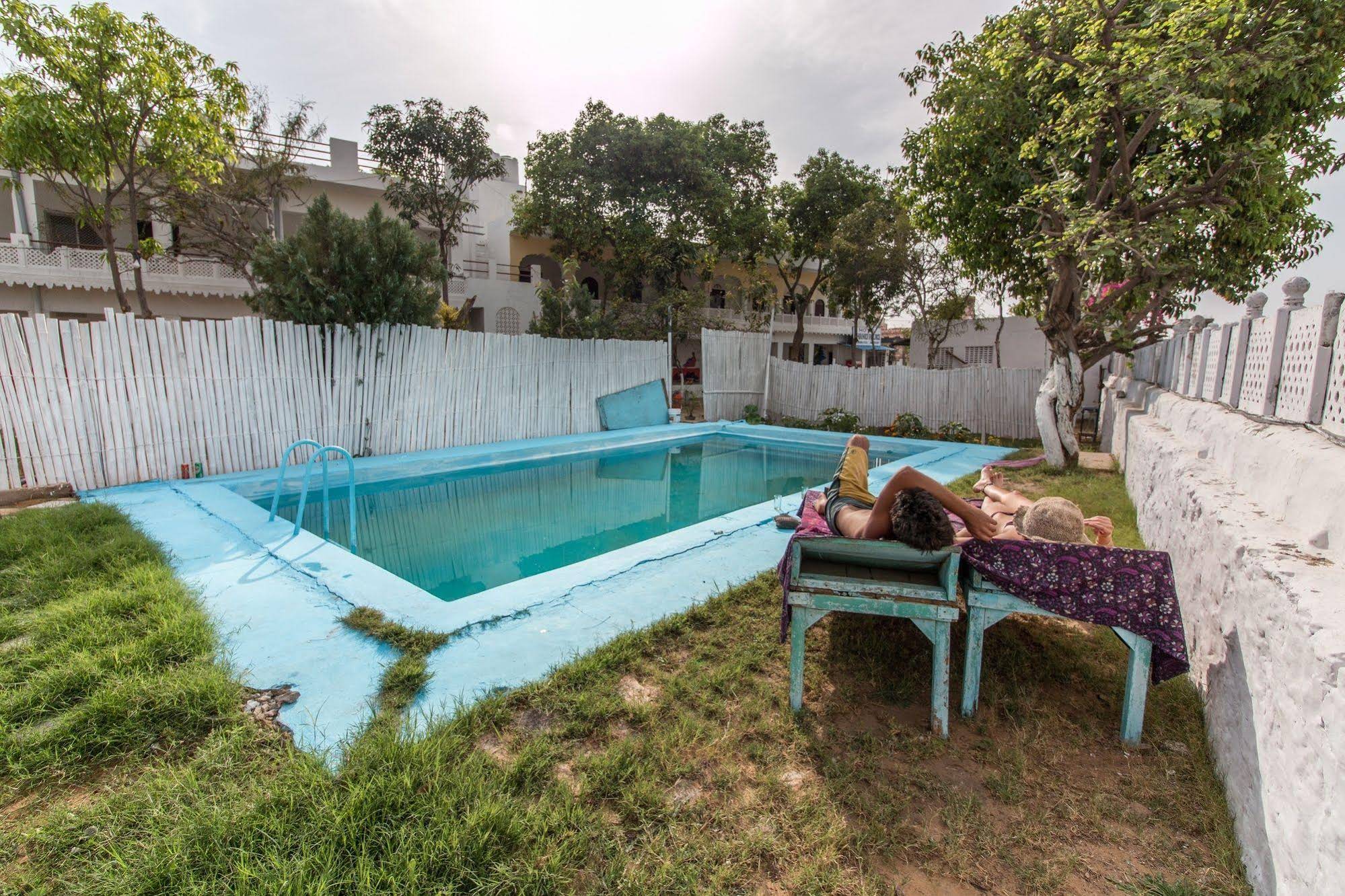 Backpacker Panda Chand Palace