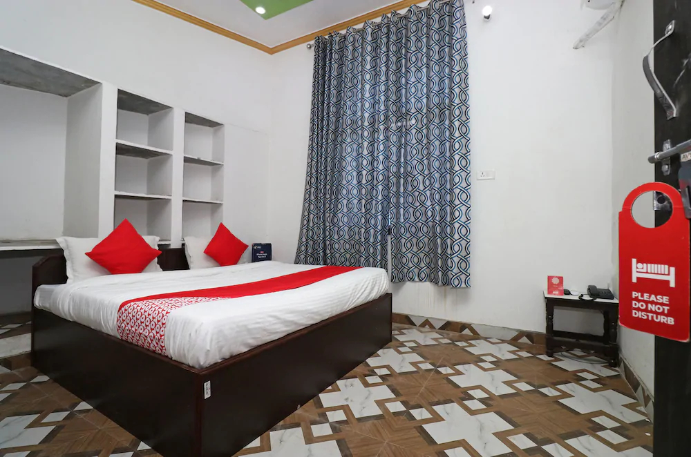 Hotel 4 U By OYO Rooms