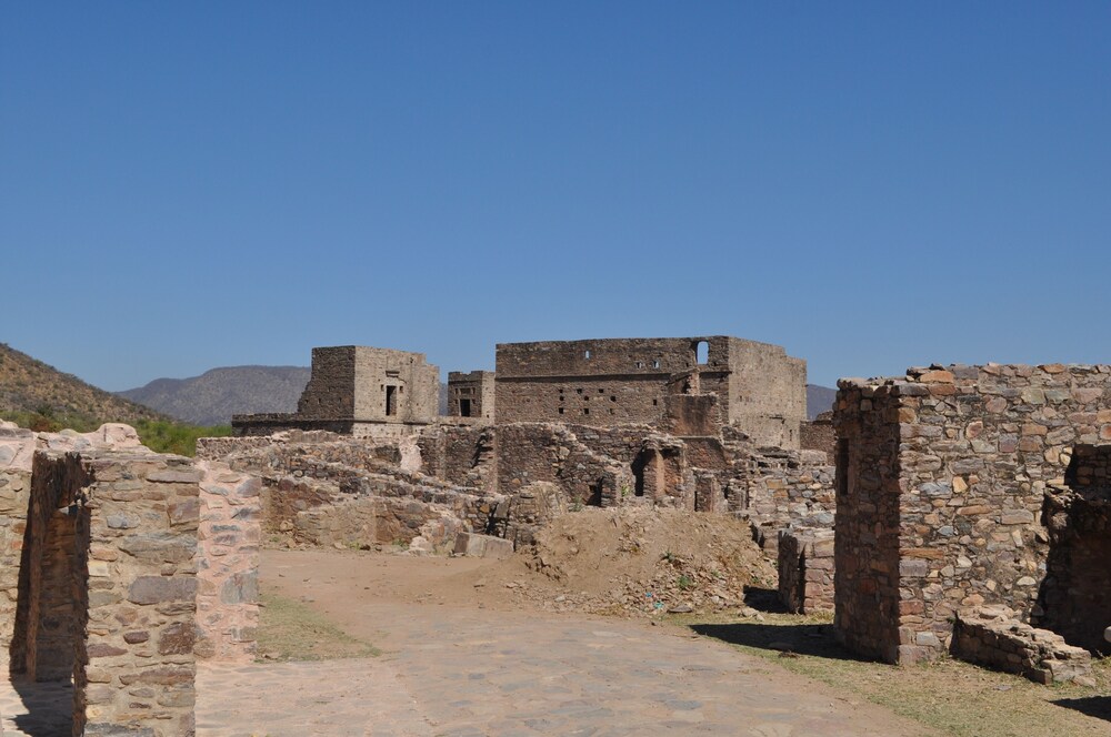 Sariska Manor