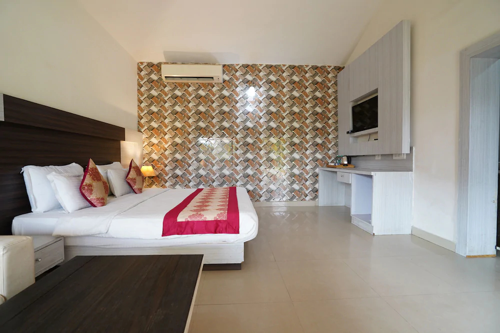 Hotel Clarks Inn Neemrana