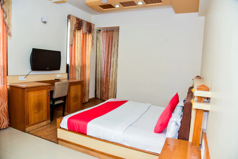 Hotel Metro Palace By OYO Rooms