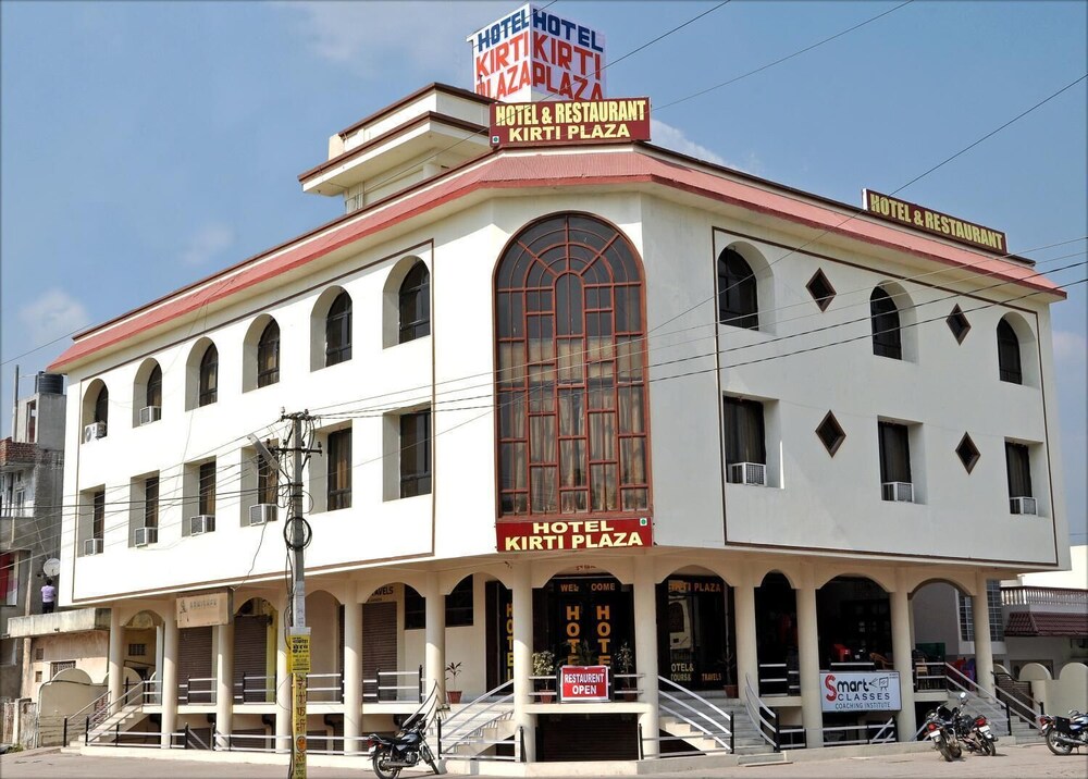 Hotel Kirti Plaza