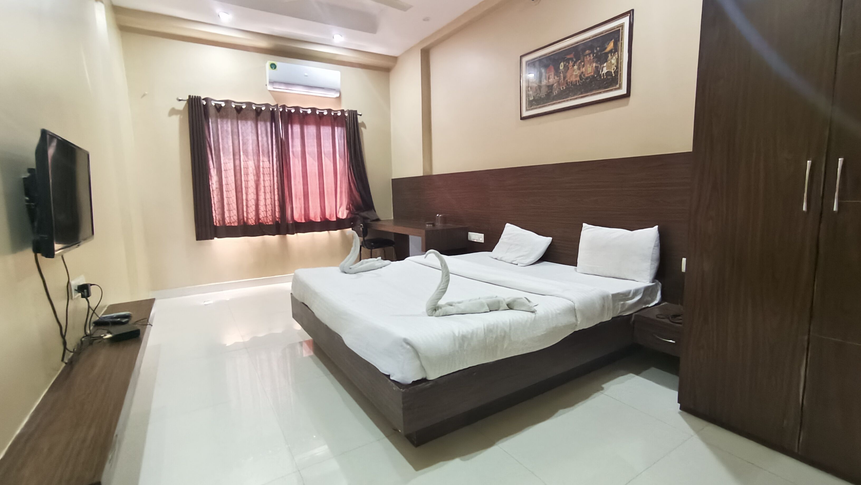 Kanha Hotel & Resort