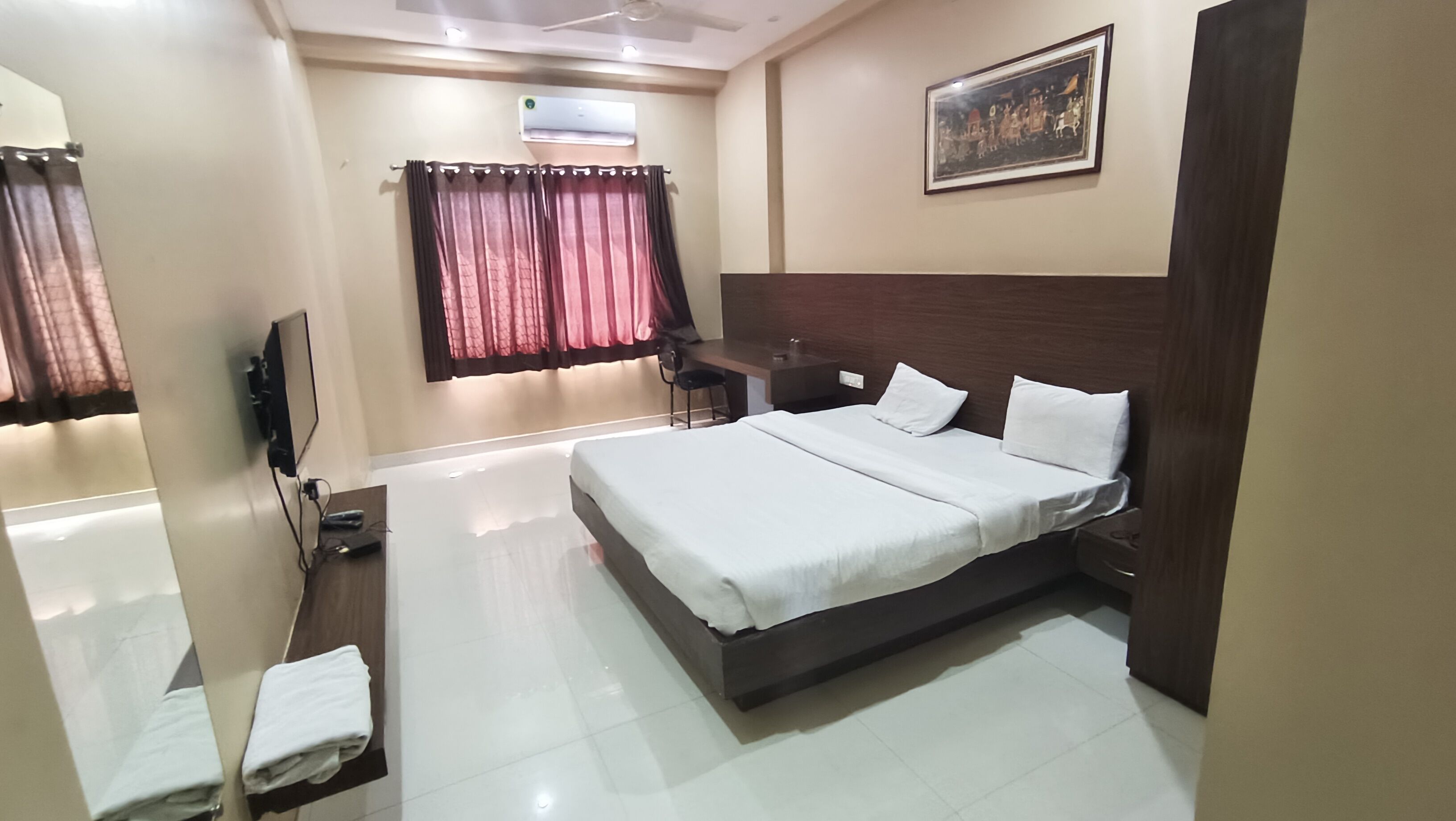 Kanha Hotel & Resort