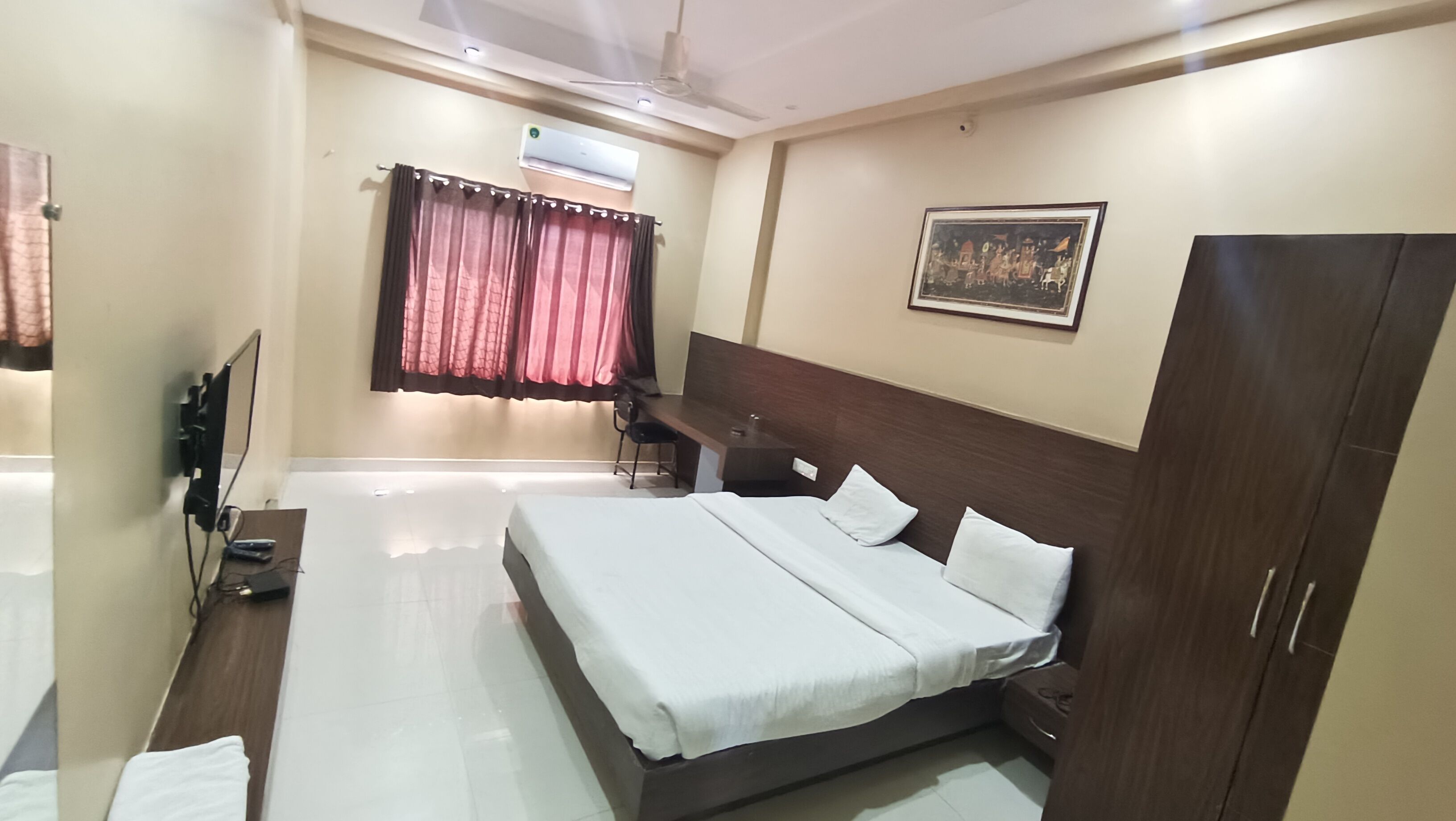 Kanha Hotel & Resort