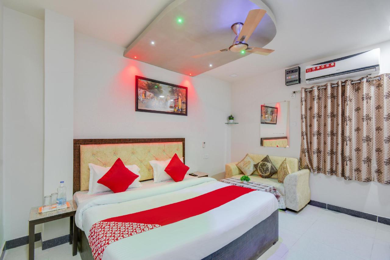 Hotel Royal by OYO Rooms