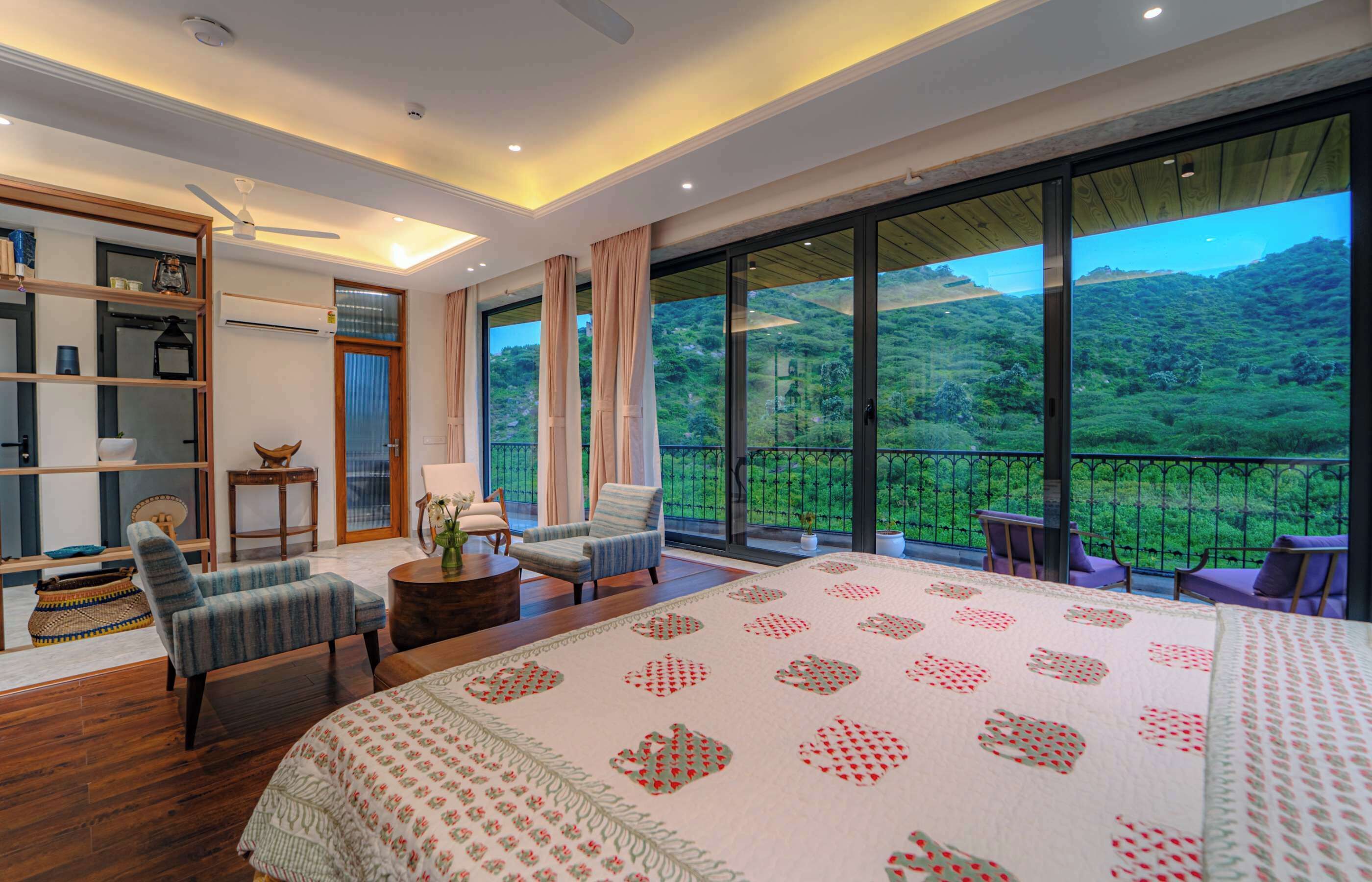Artisav House