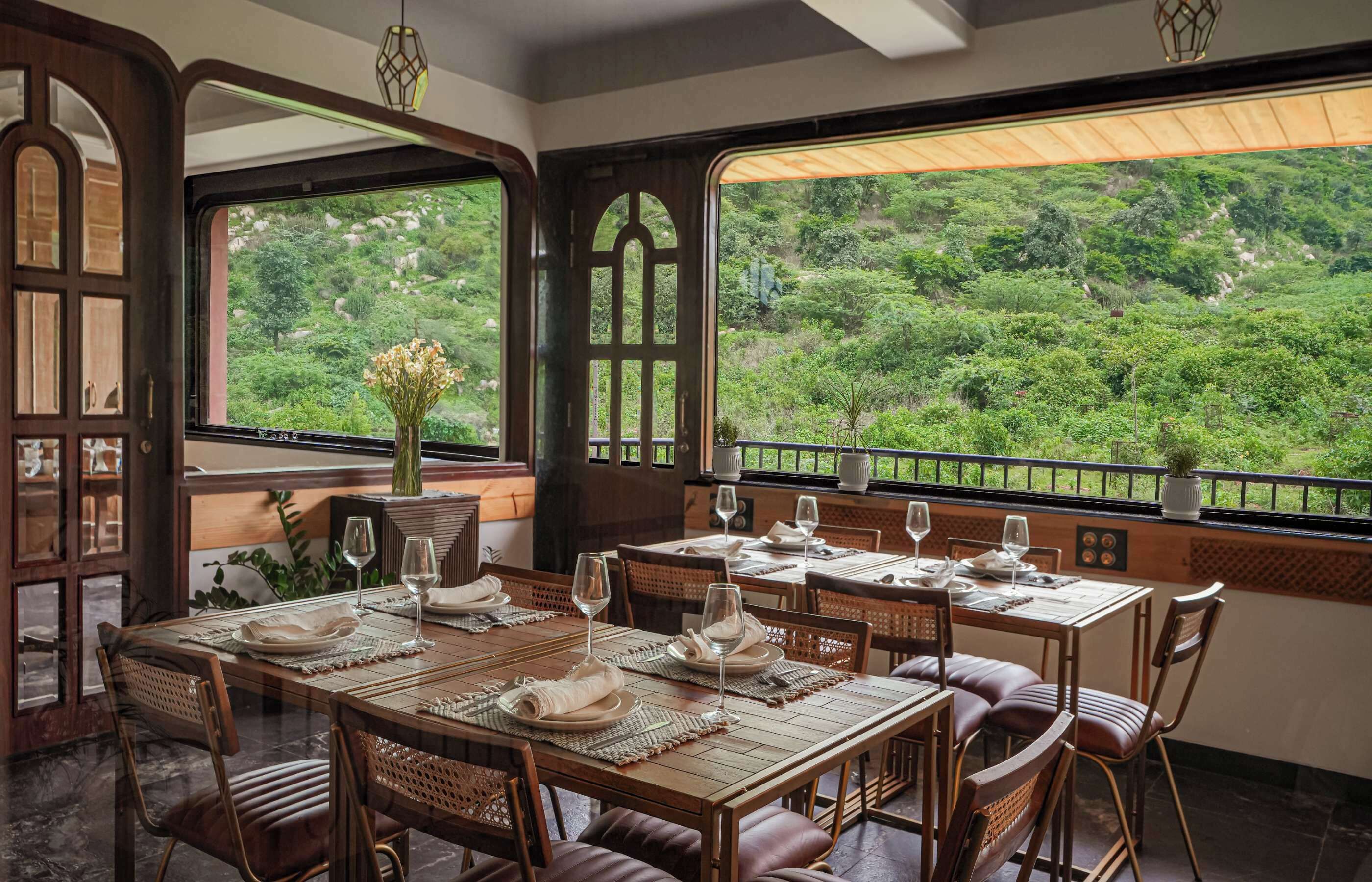 Artisav House
