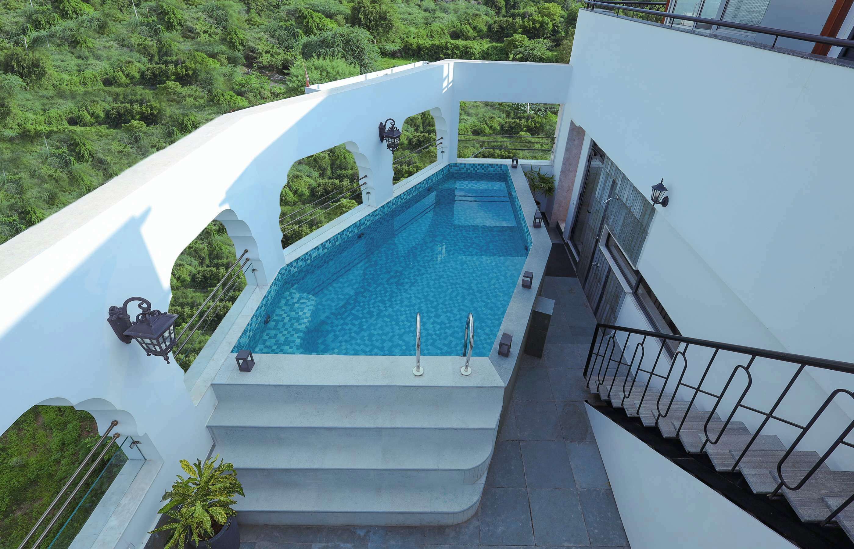 Artisav House