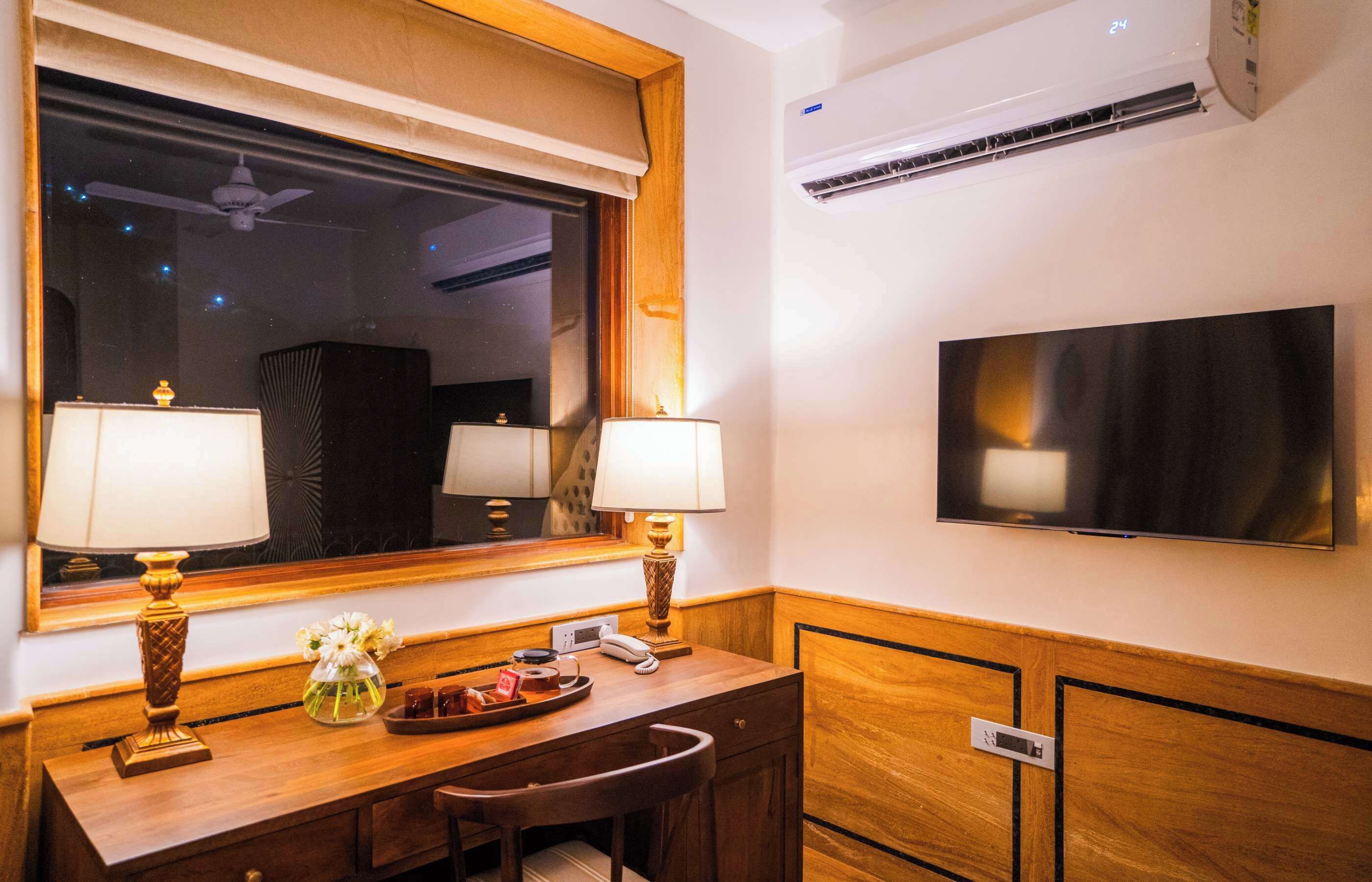 Artisav House