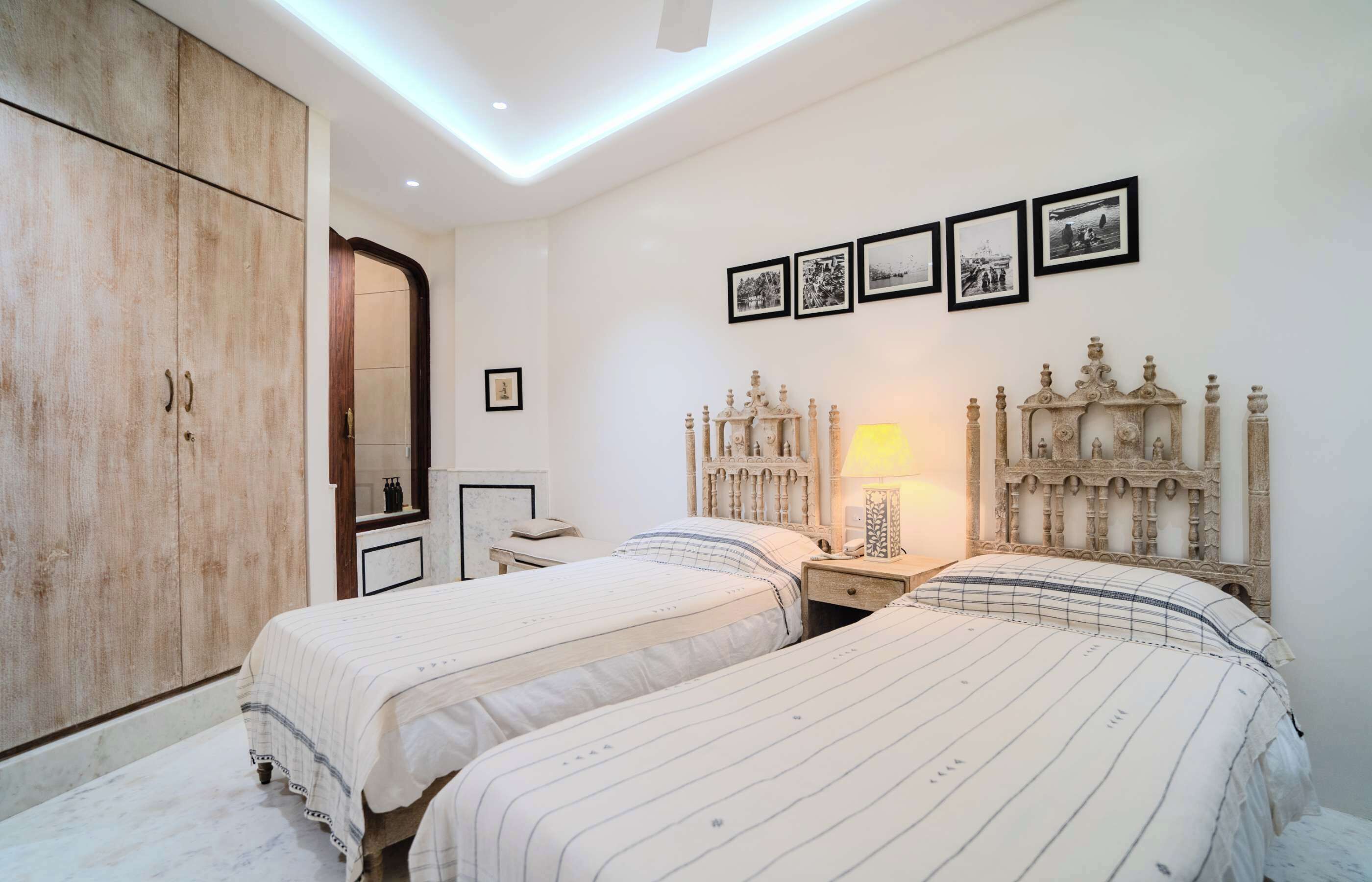 Artisav House
