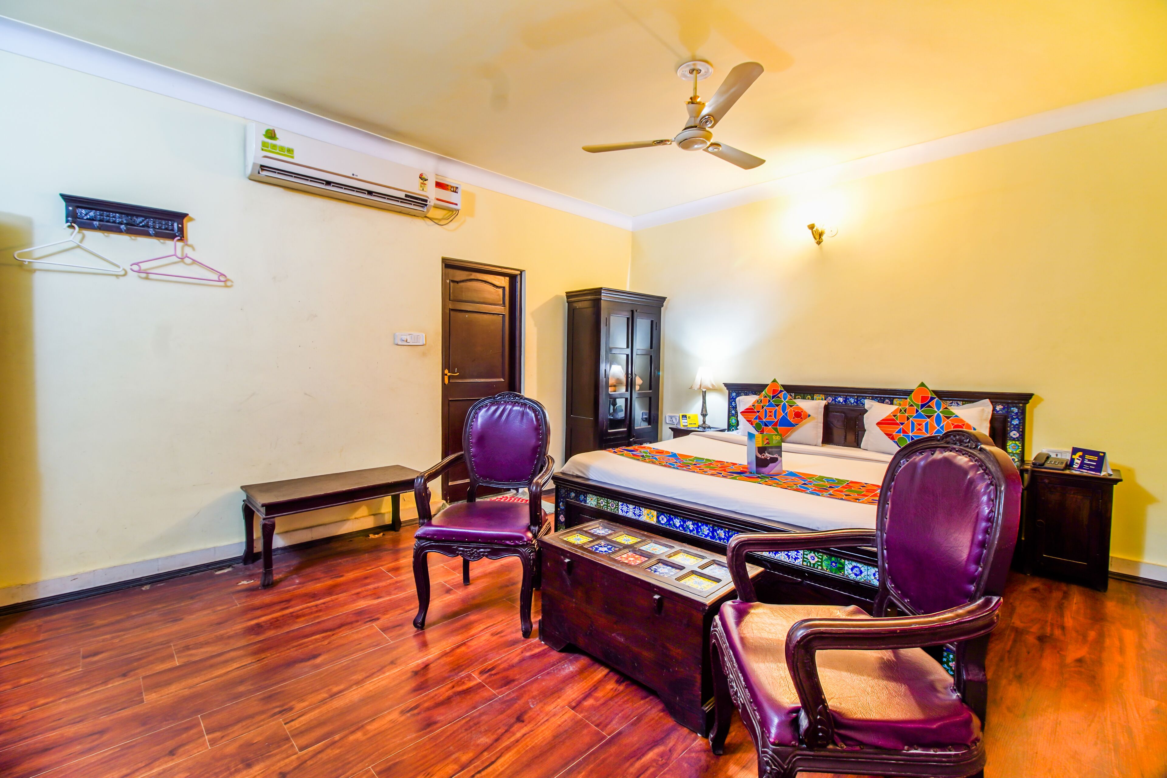 FabHotel Utsav Niwas