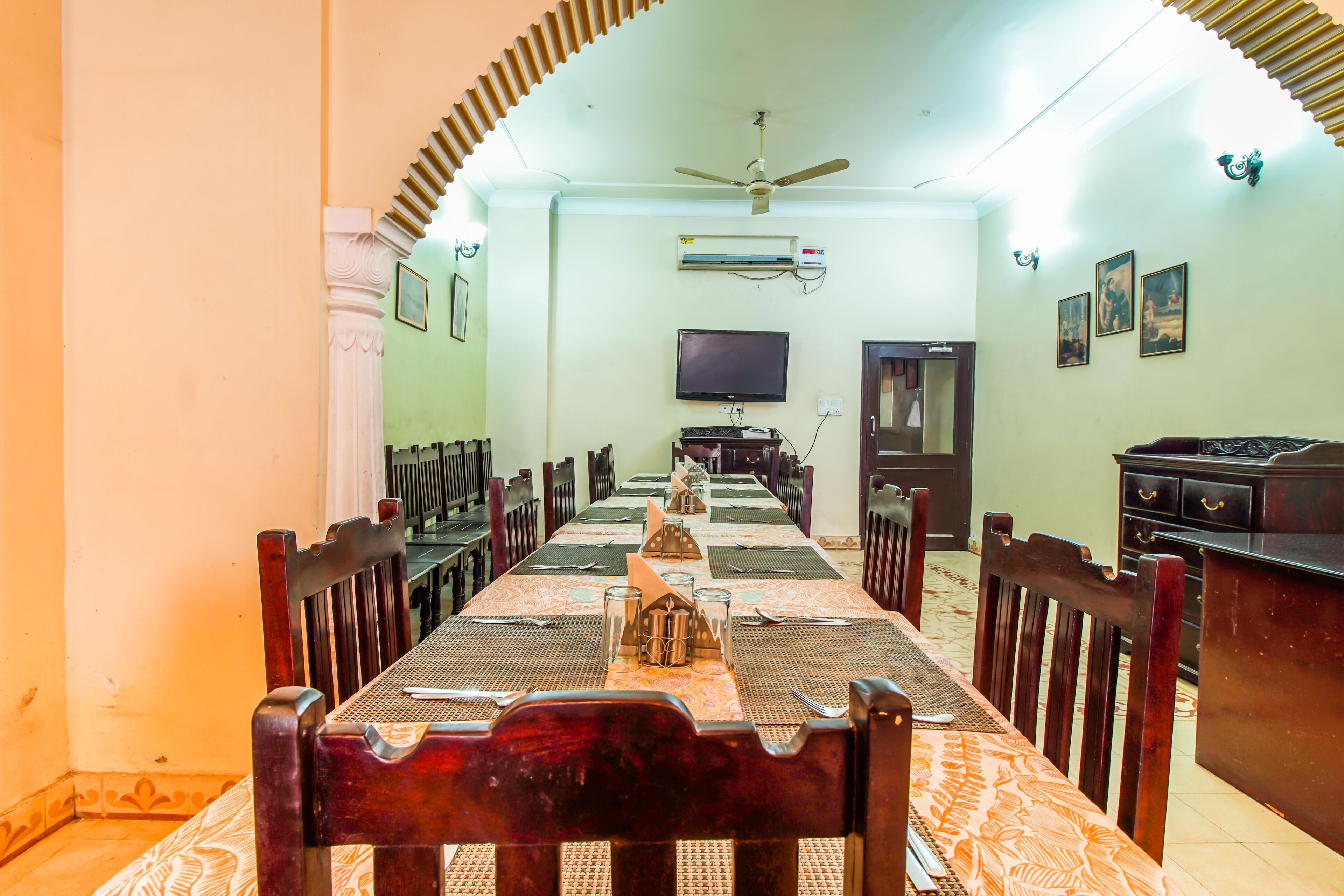 FabHotel Utsav Niwas