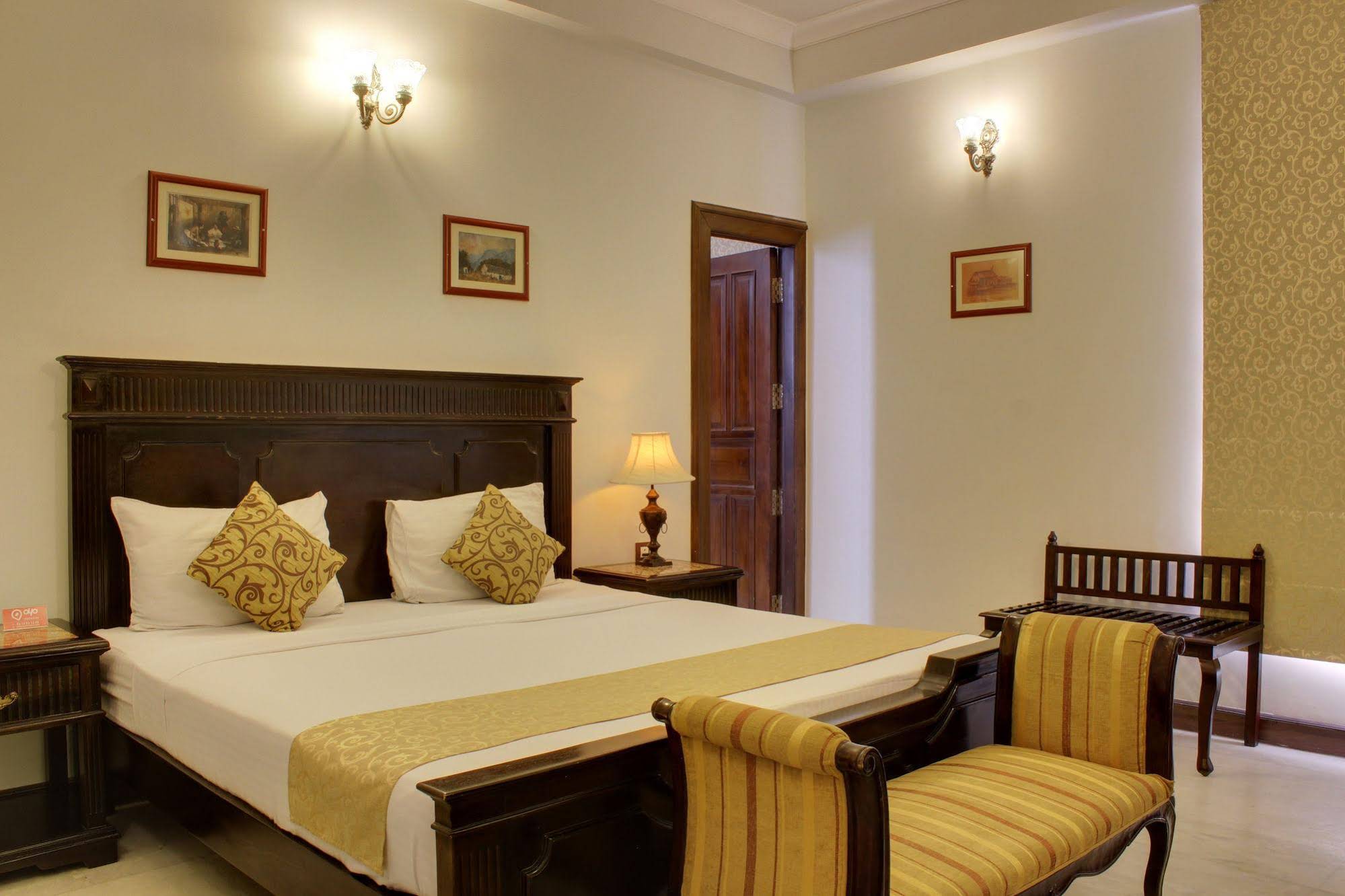 Four Luxury Boutique Hotel
