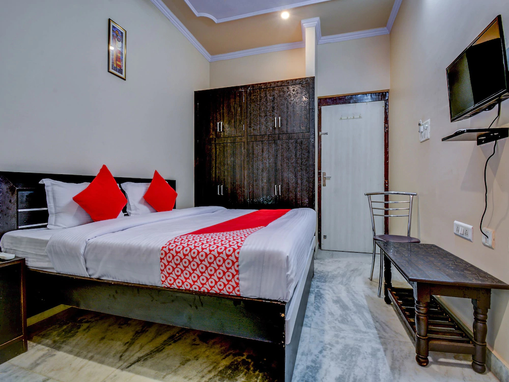 Friends Residency By OYO Rooms