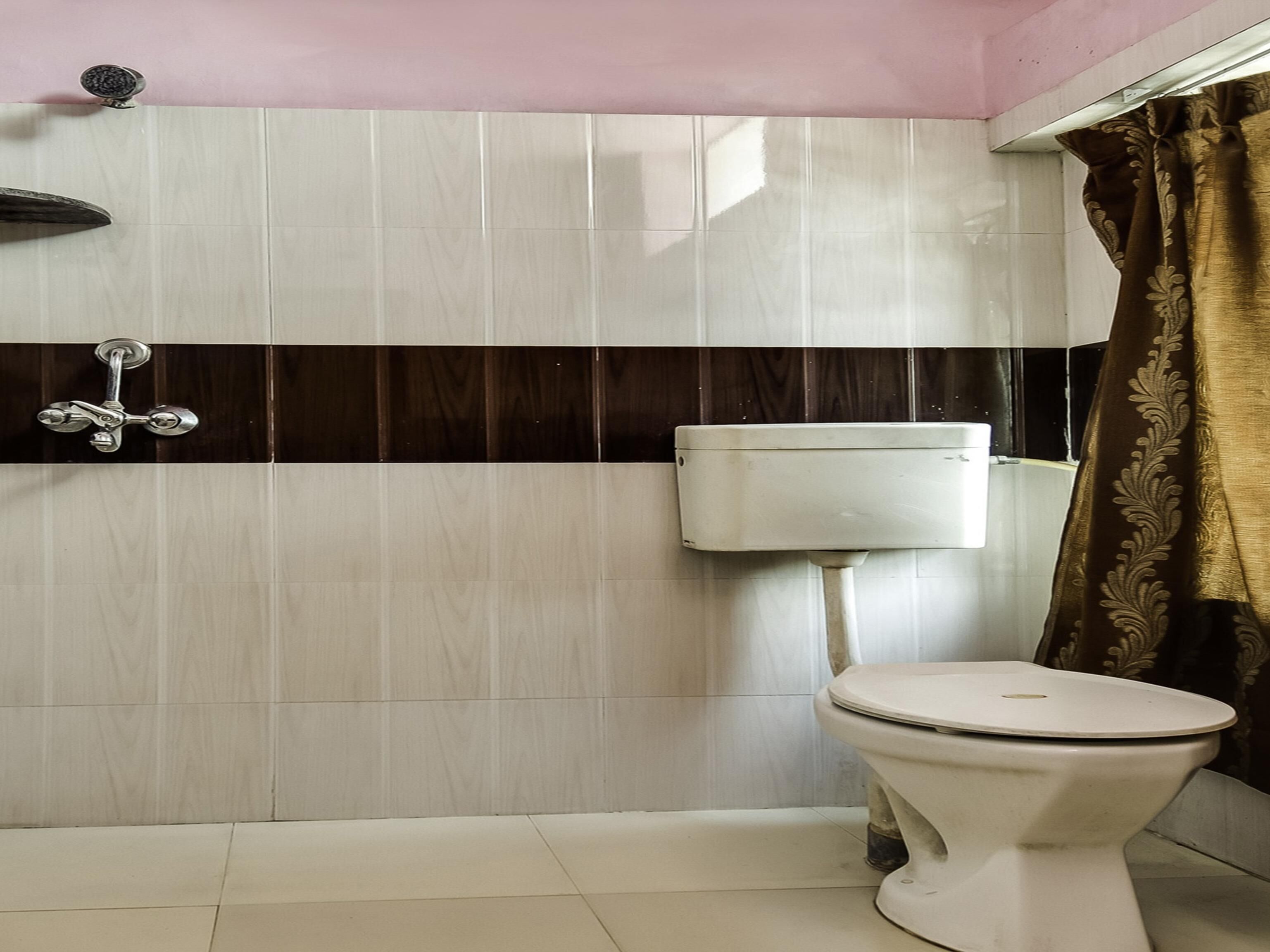 Hotel Alwin by OYO Rooms