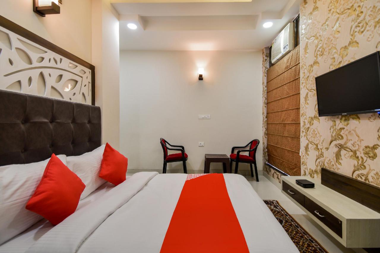 Hotel Green Wood by OYO Rooms