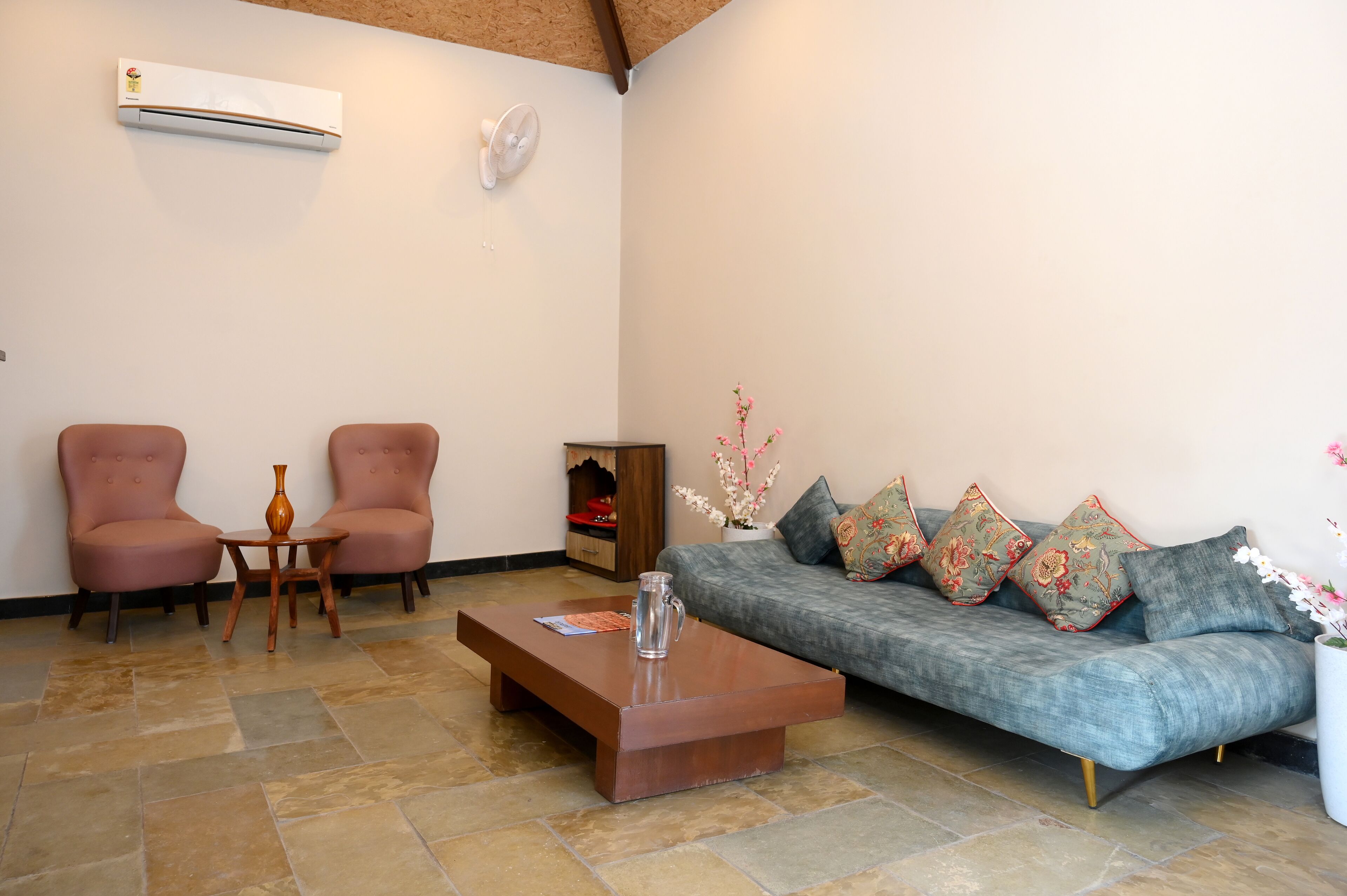 Hotel Navtara