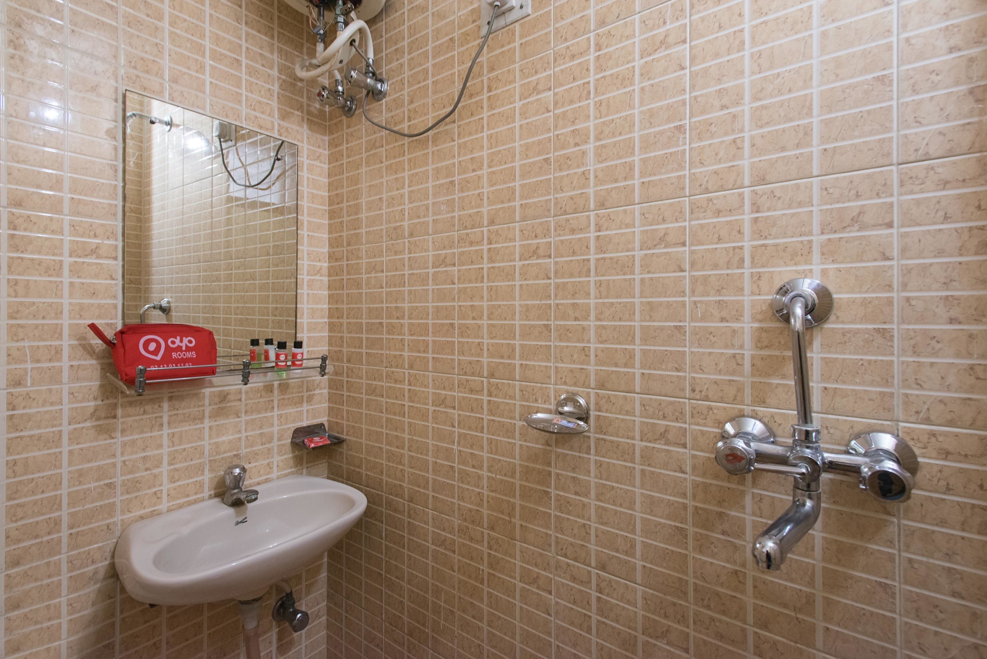 Hotel Rockland by OYO Rooms