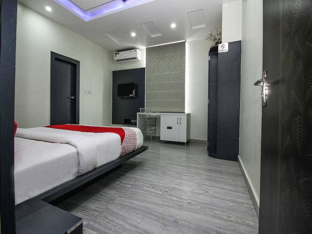 Hotel Shree Kanji Palace by OYO Rooms